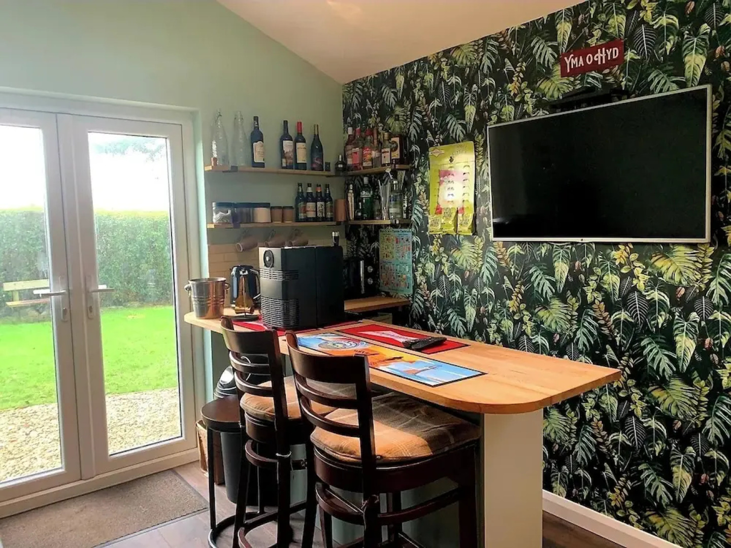 Y Caban-the Cabin-1 Bed-sleeps 2-parking-fast Wifi