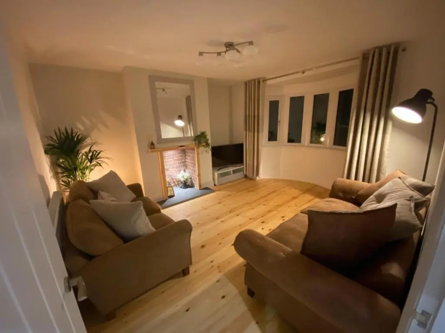 Dolwen Snowdonia Home by PolkaDot