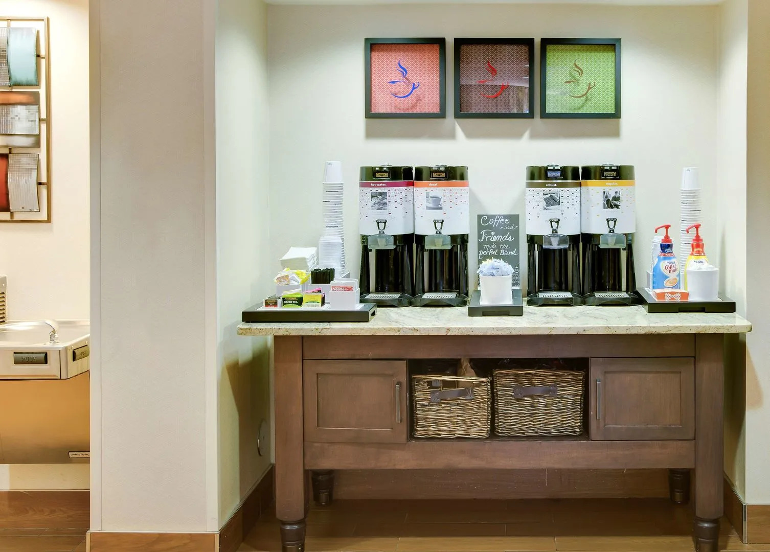 Pittsburgh Airport Inn and Suites