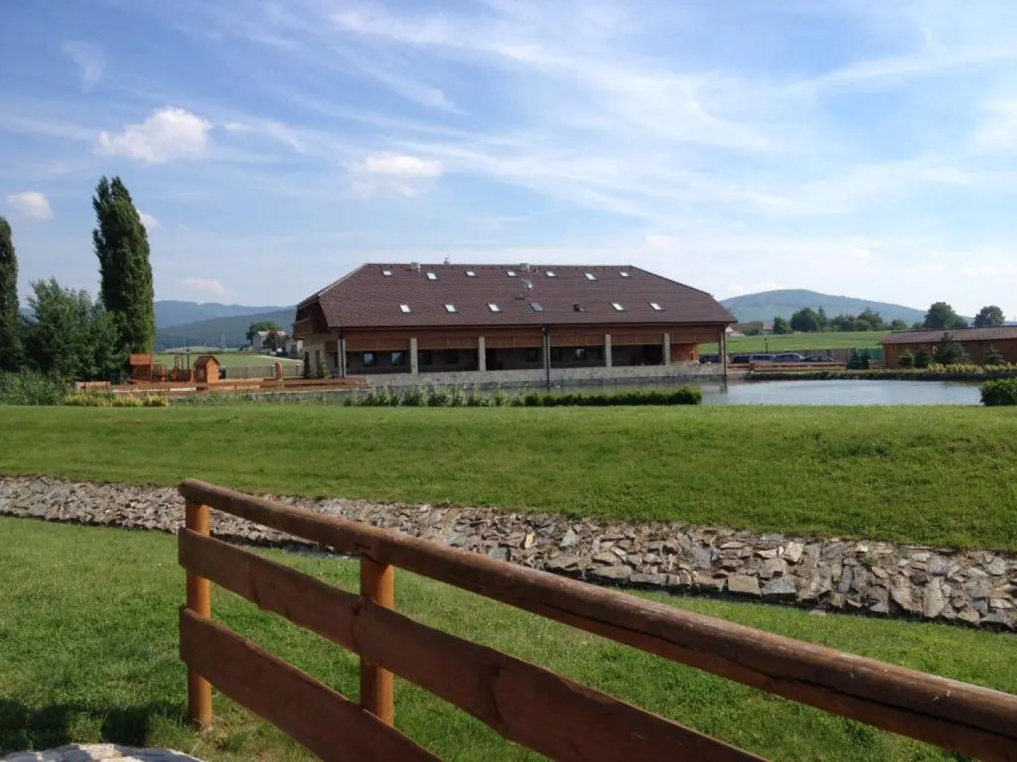 Rybárska bašta a penzión Dobys