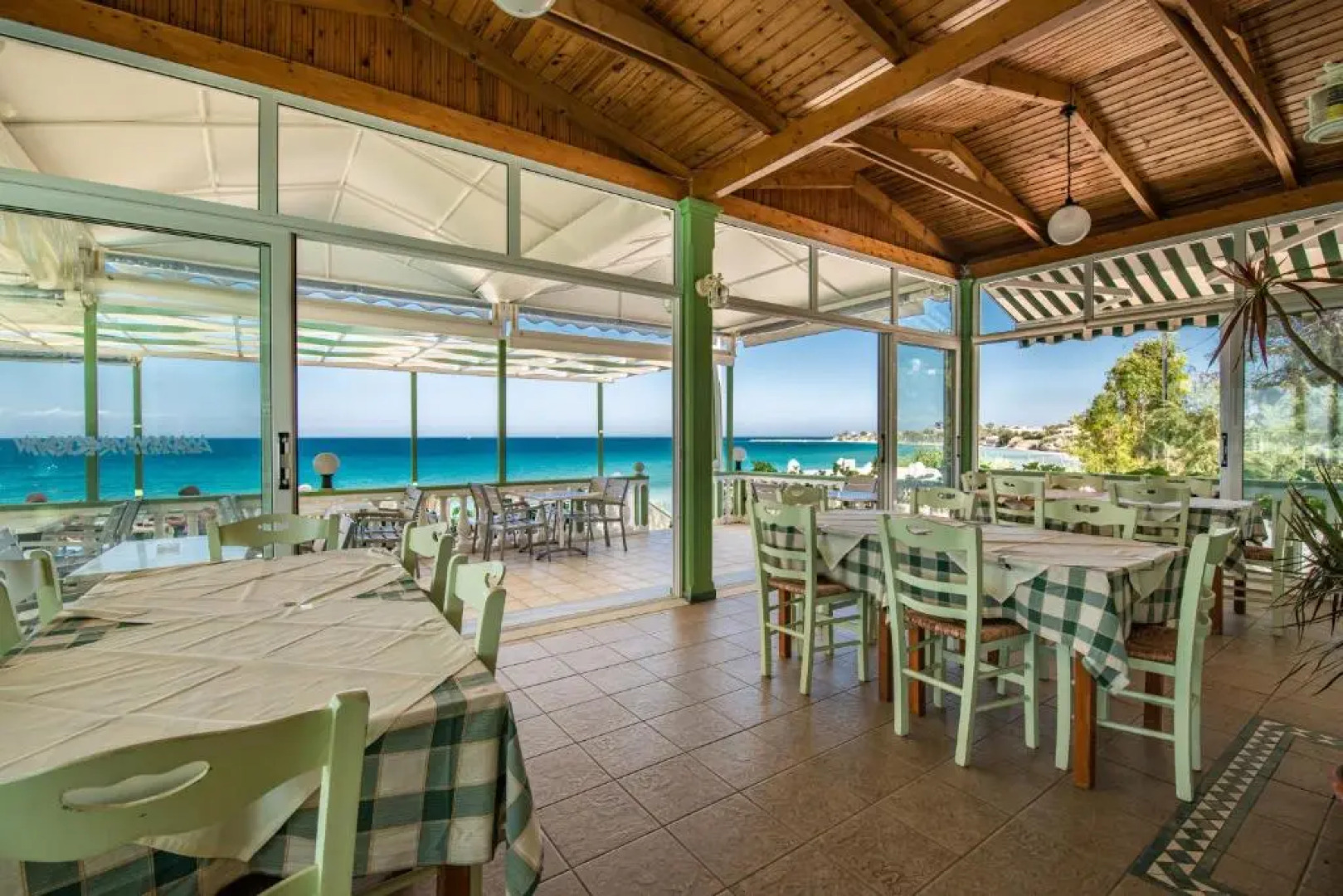 Achillion Apartments & Studios