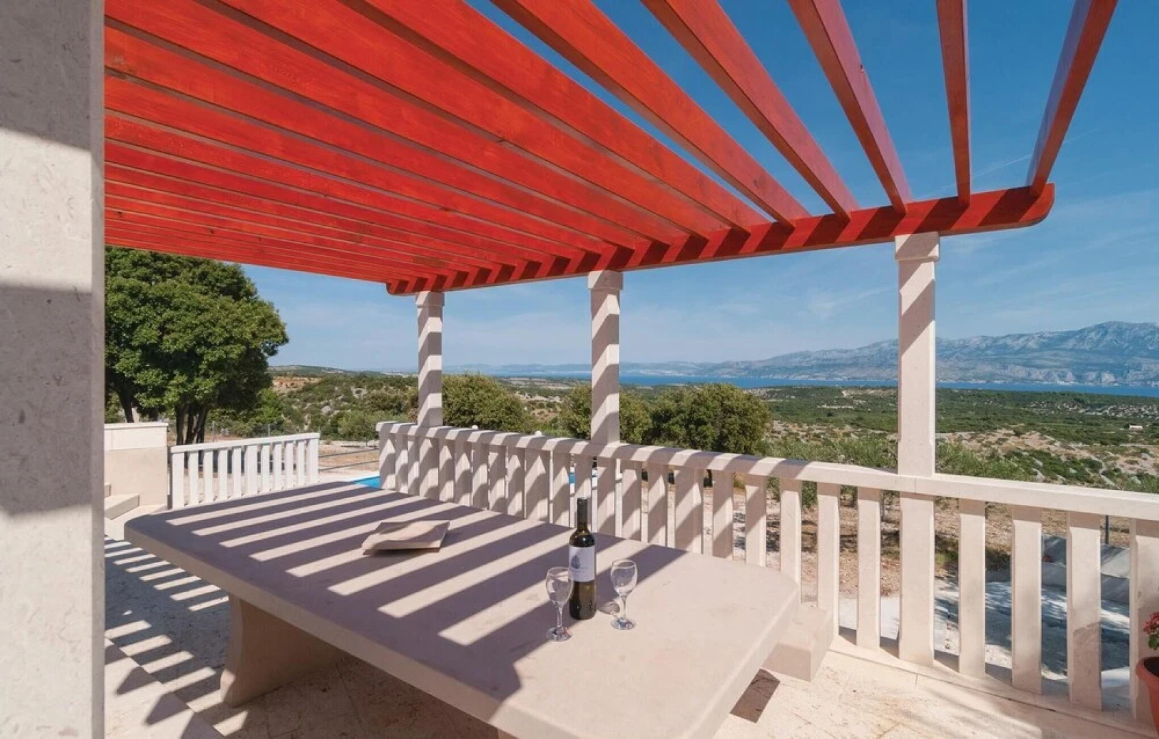 Amazing Home in Praznica With 4 Bedrooms, Wifi and Outdoor Swimming Pool