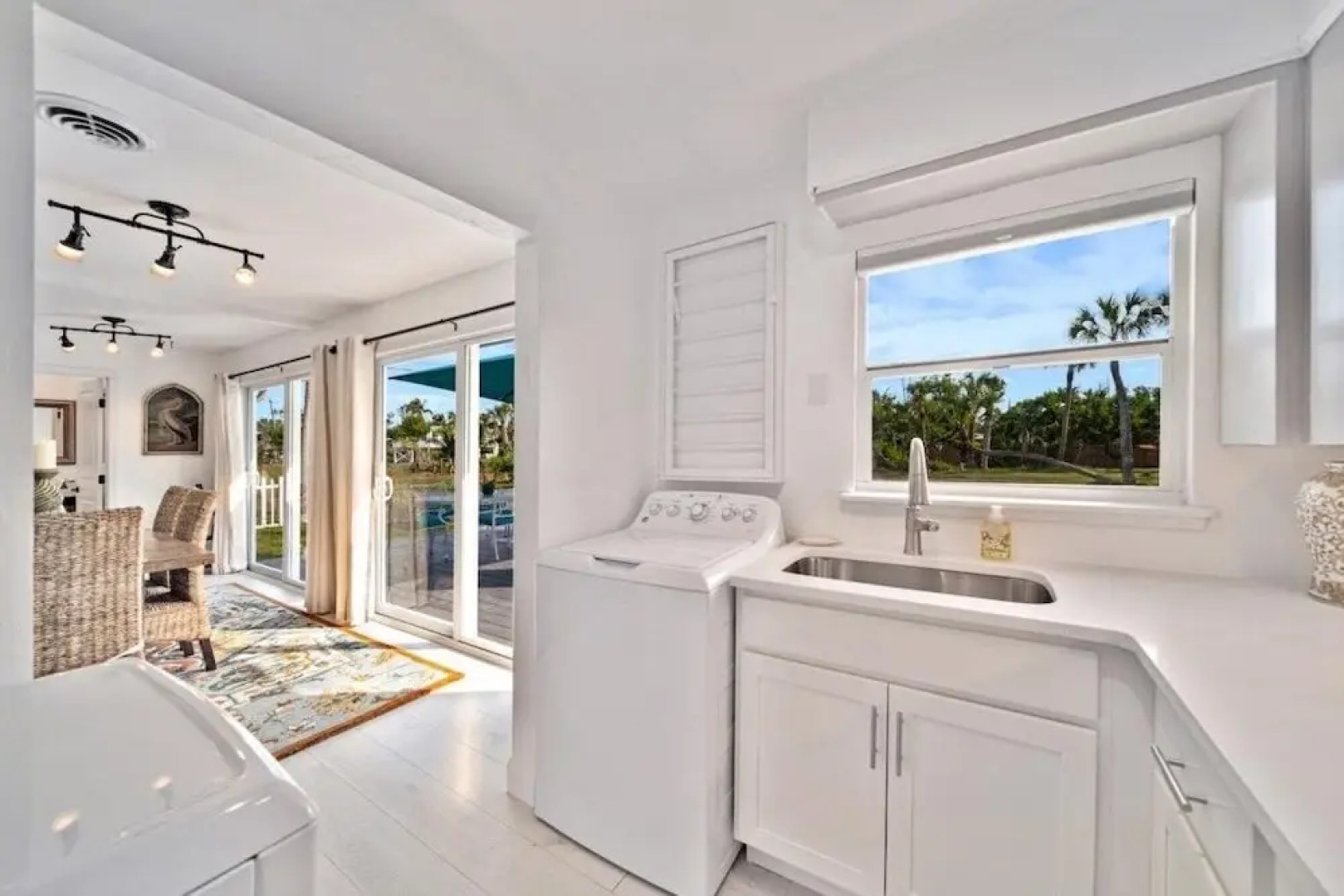 Mau Maus Cottage 3 Bedroom Home by RedAwning