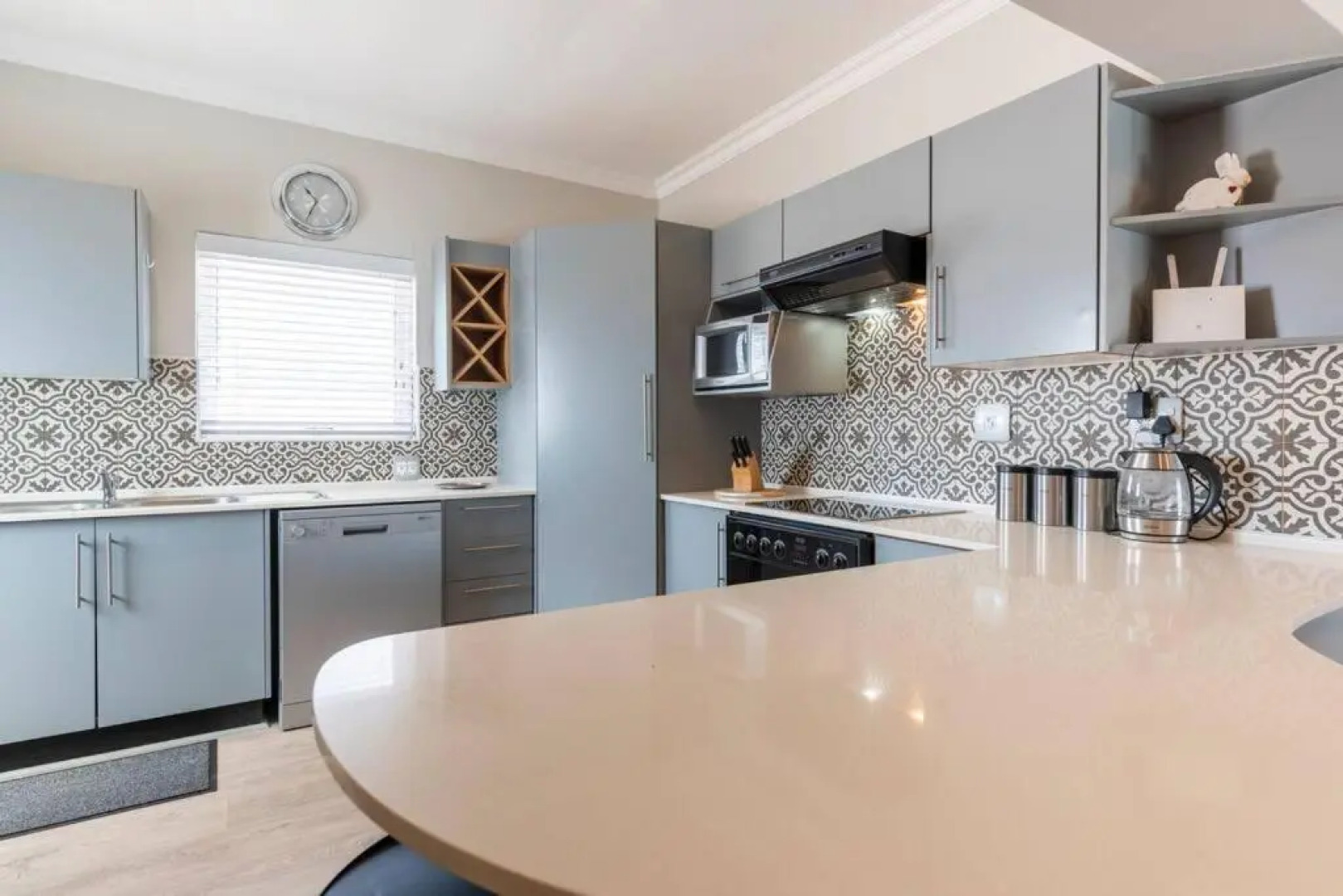 Sedgefield - Quick WALK to Beach. REDUCED Winter Rates - Sleeps 6 Guests