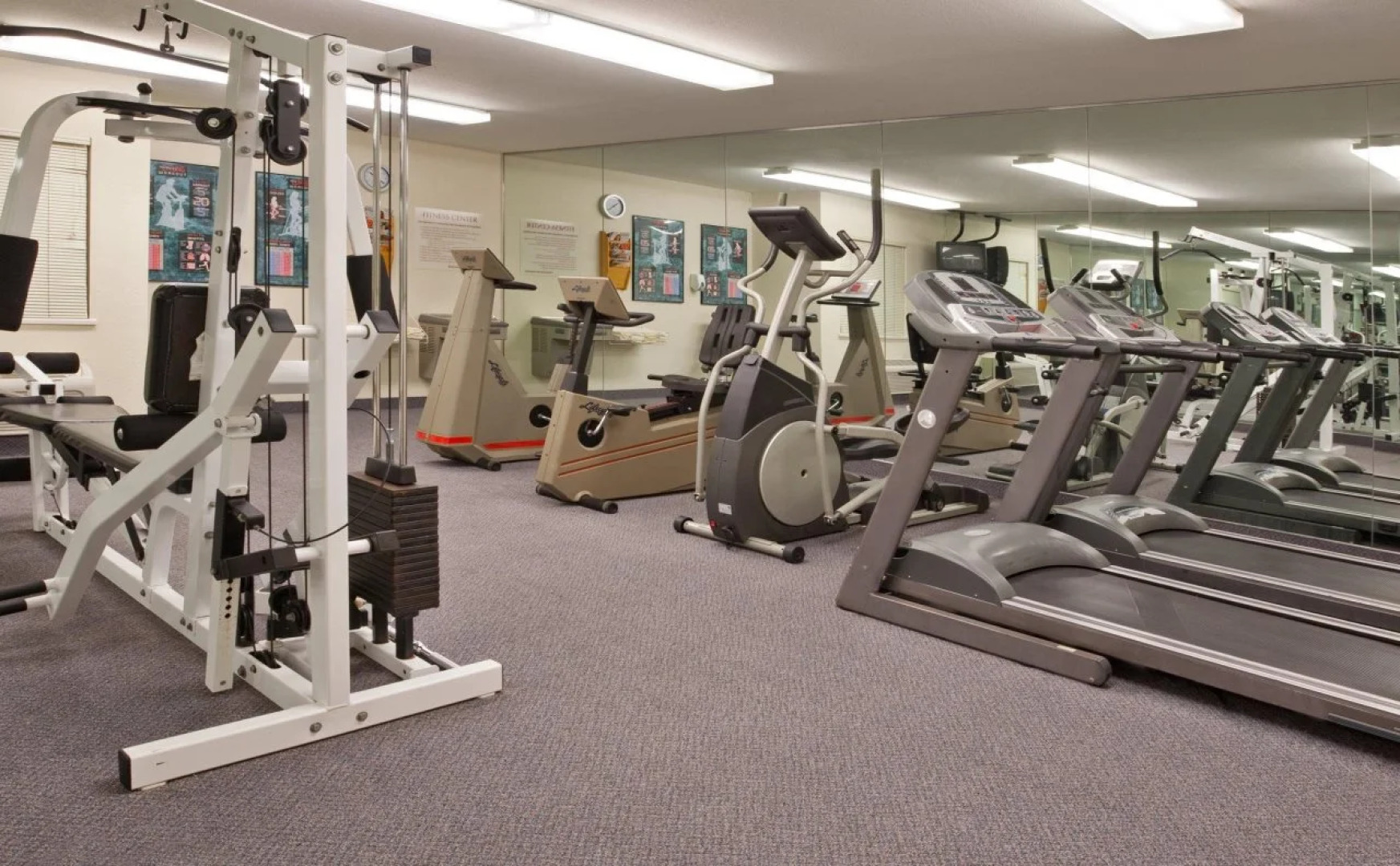 Sonesta Simply Suites Cleveland North Olmsted Airport