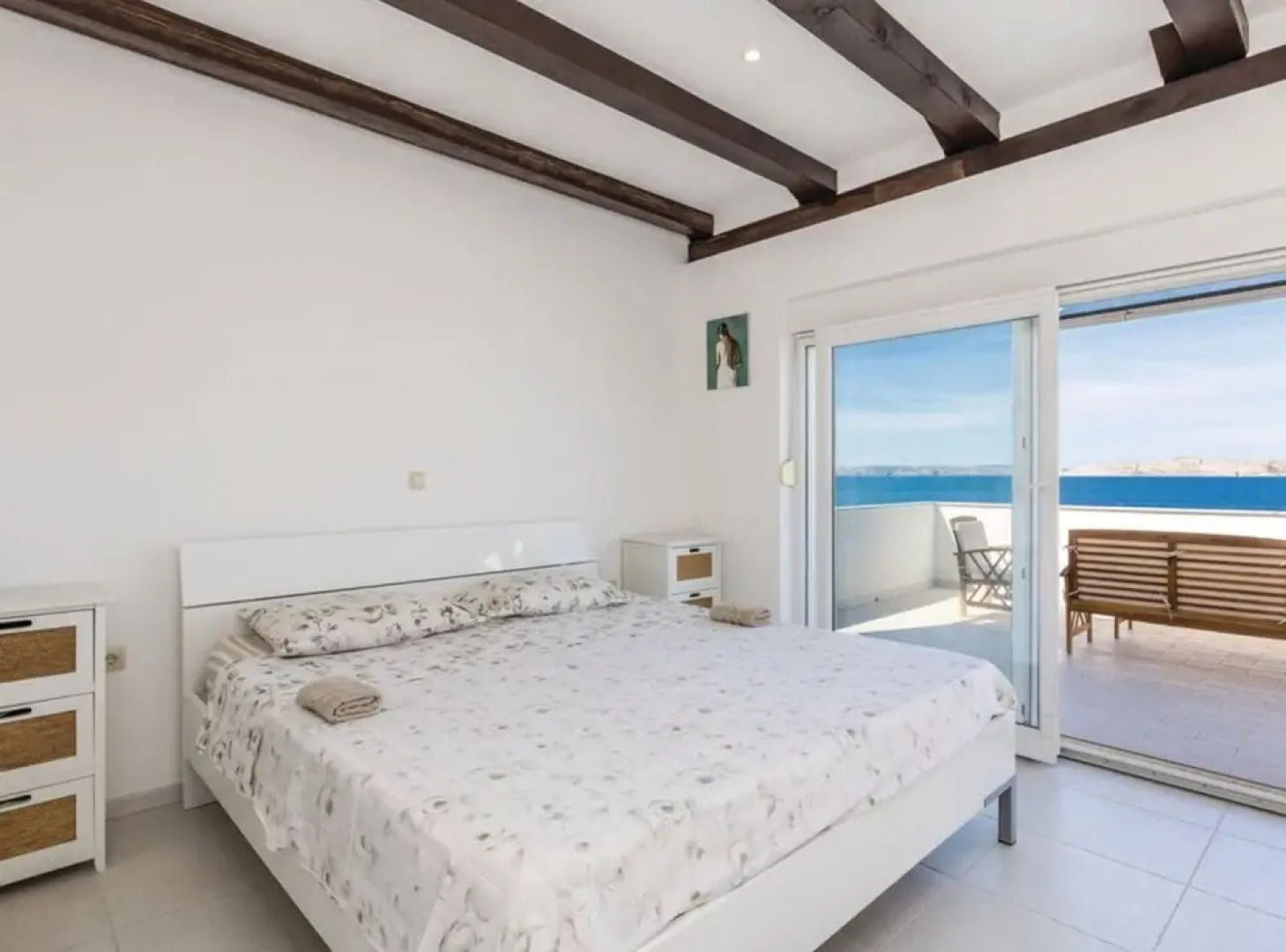 Sunny Beachfront Jablanac Apartments