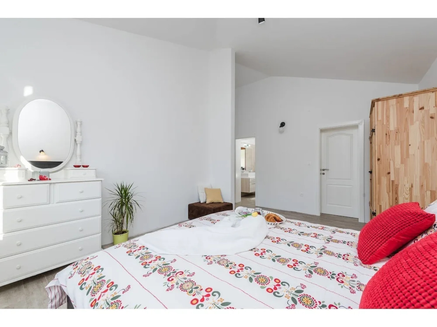 Villa More With Pool and Garden