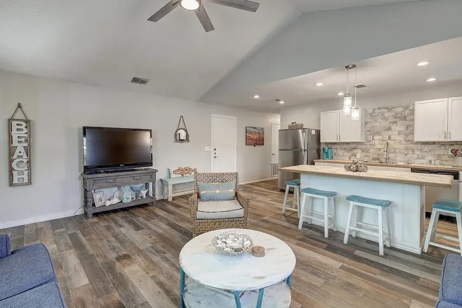 Mermaid's Landing 2 Bedroom Cottage by RedAwning