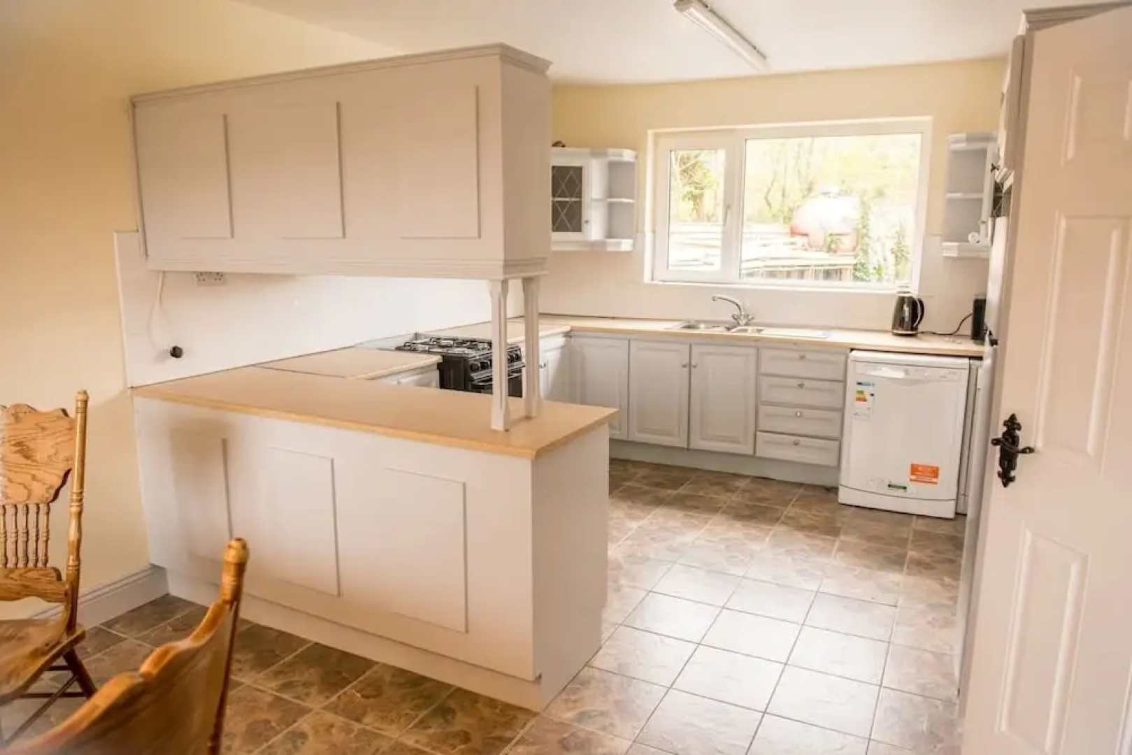 3-bed House in Clonmany With Panoramic Hillside Se