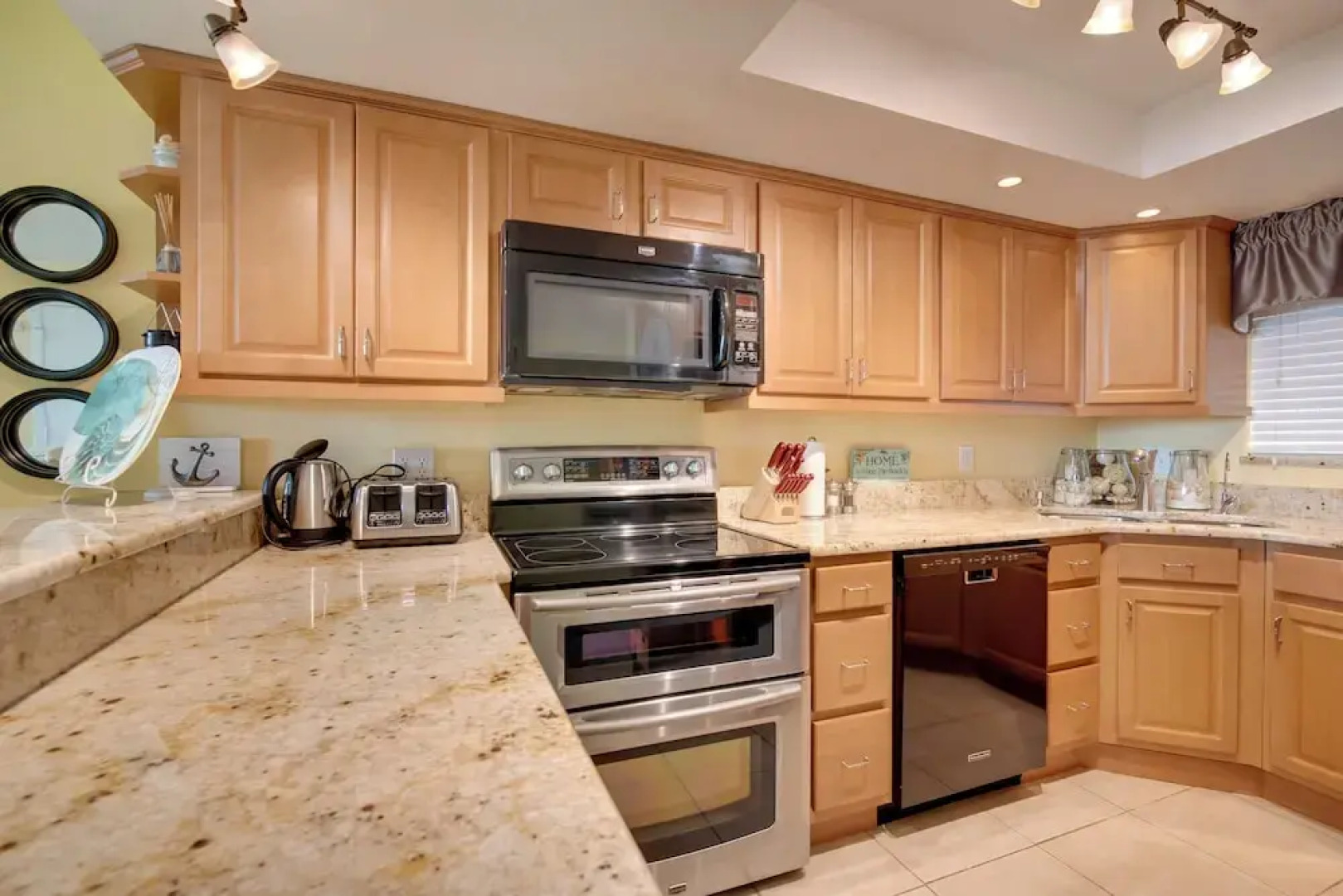 Waterfront Hudson Condo w/ Amenity Access!