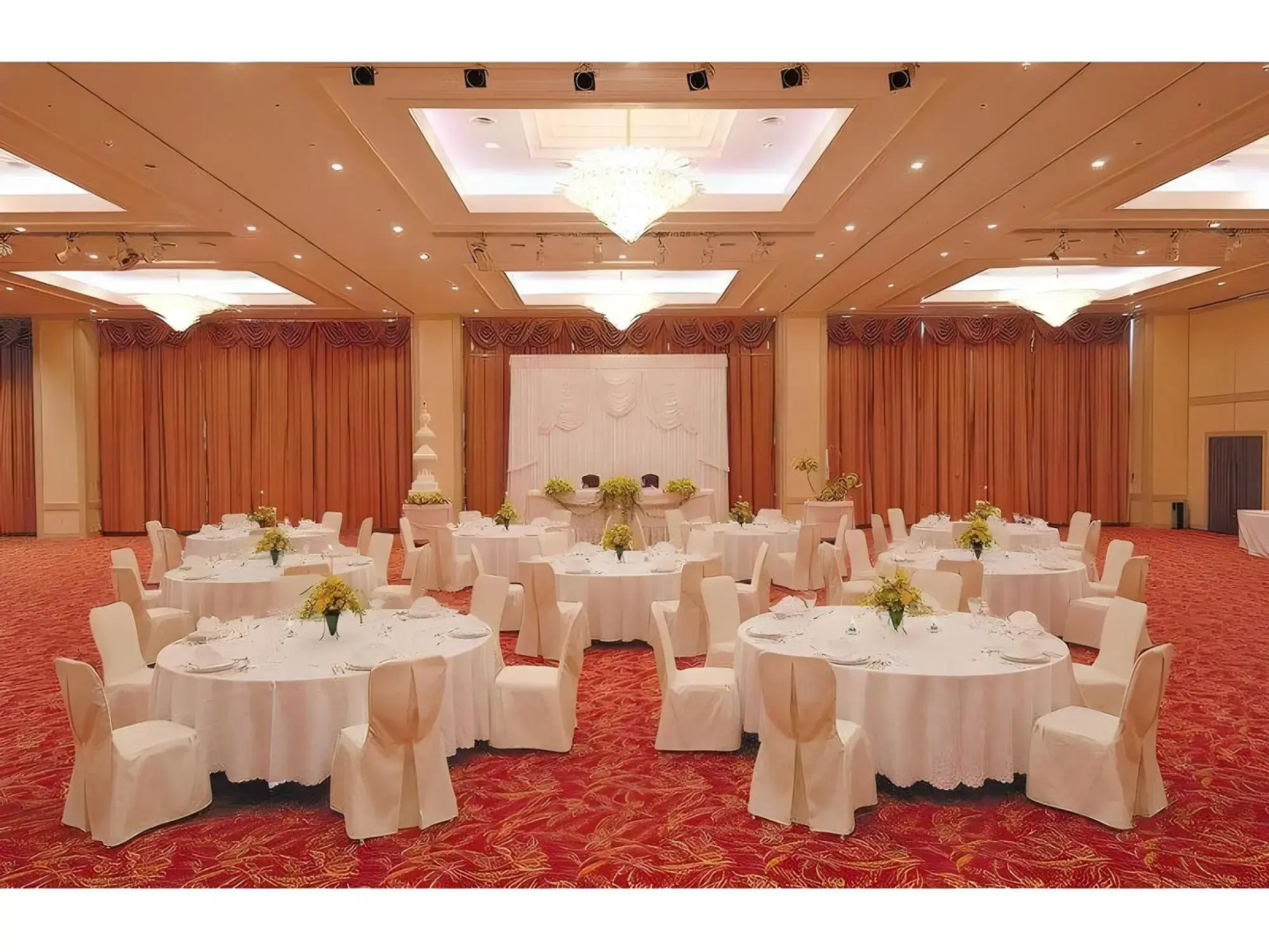 Royal Tainai Park Hotel