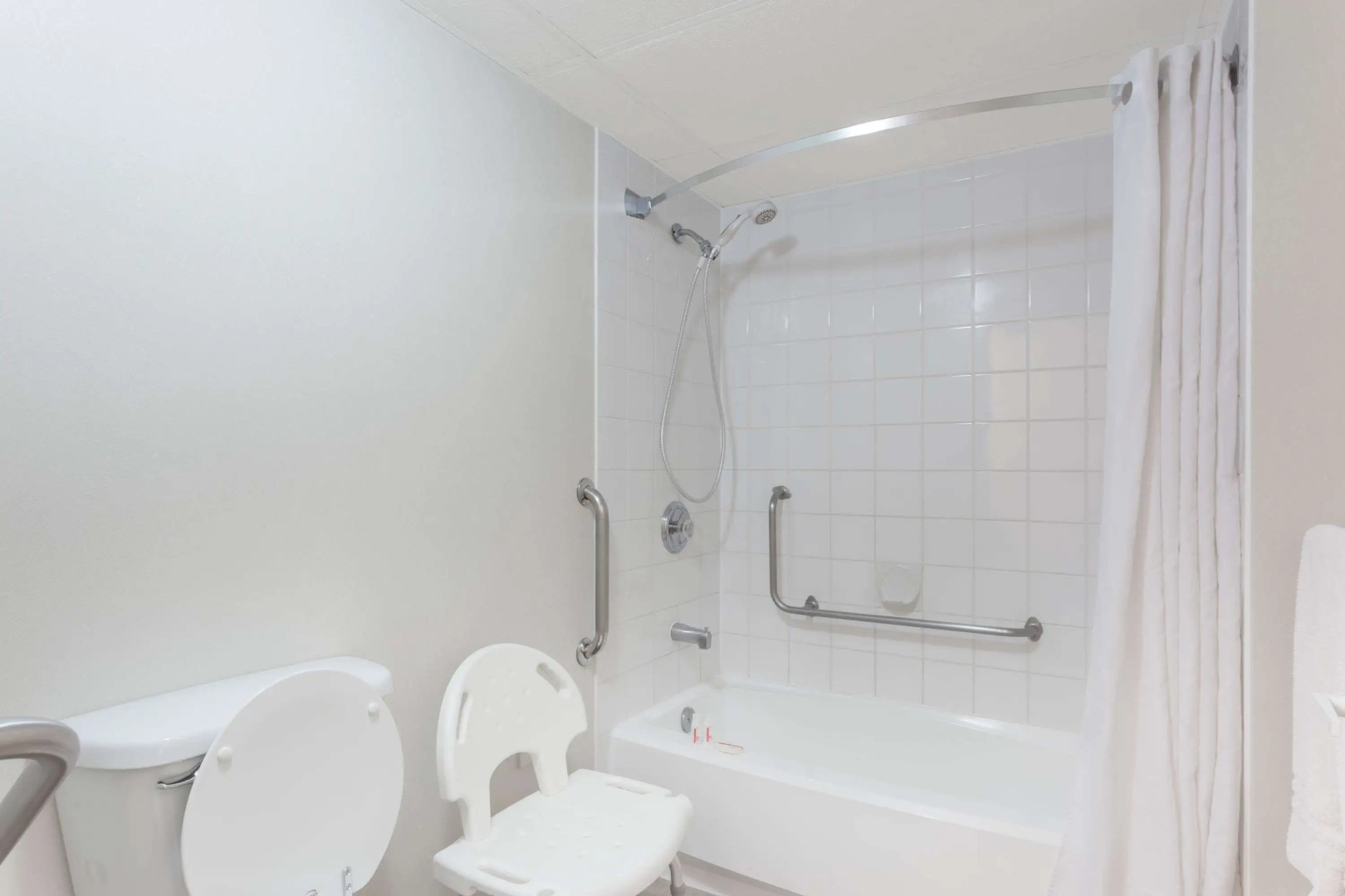 Super 8 by Wyndham Kelowna BC