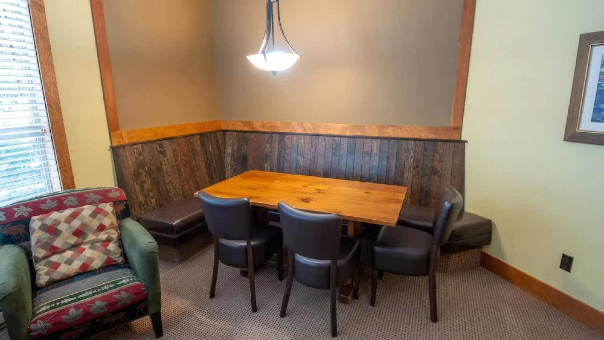 Timberline Lodges by Fernie Lodging Co