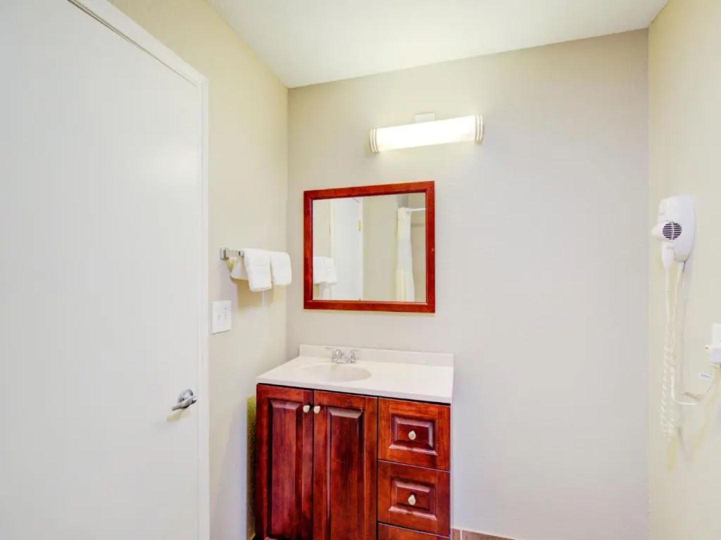 Whitehouse Inn Dilley