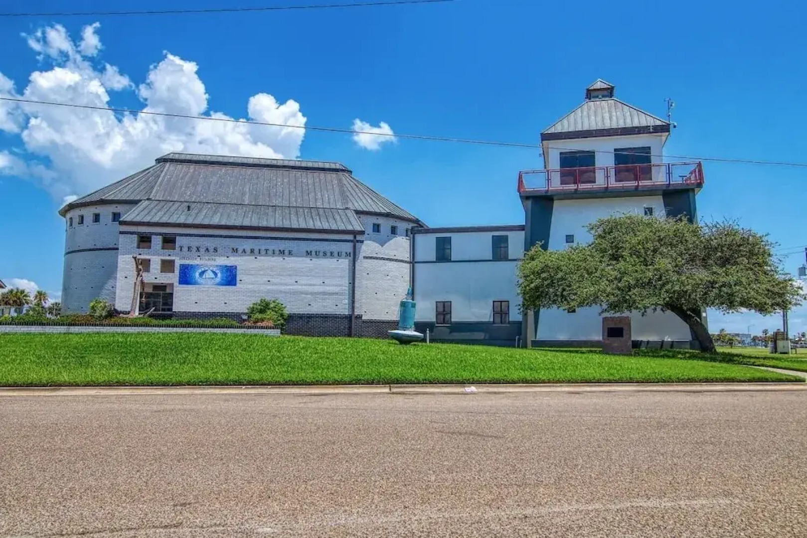 Rockport Blue Crab Bungalow Close to City Attractions by Redawning