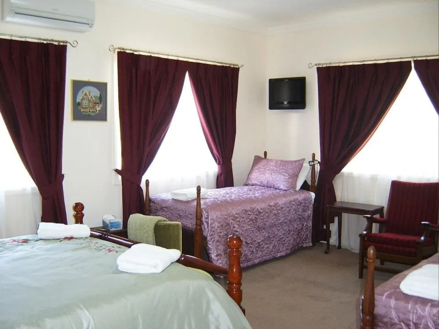 Gloucester on Avon Bed & Breakfast