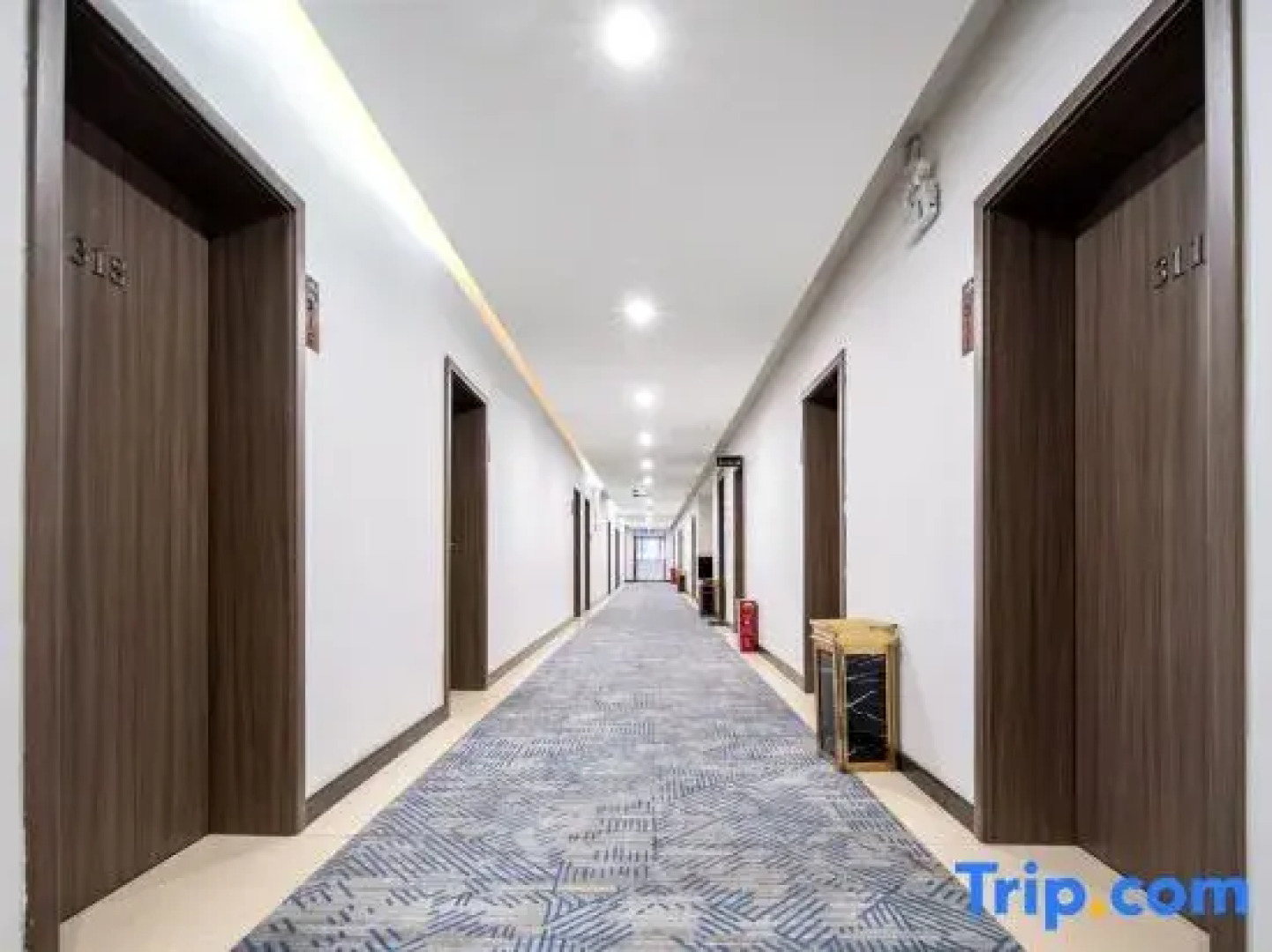 Weihui Xiangbala Hot Spring Business Hoteal