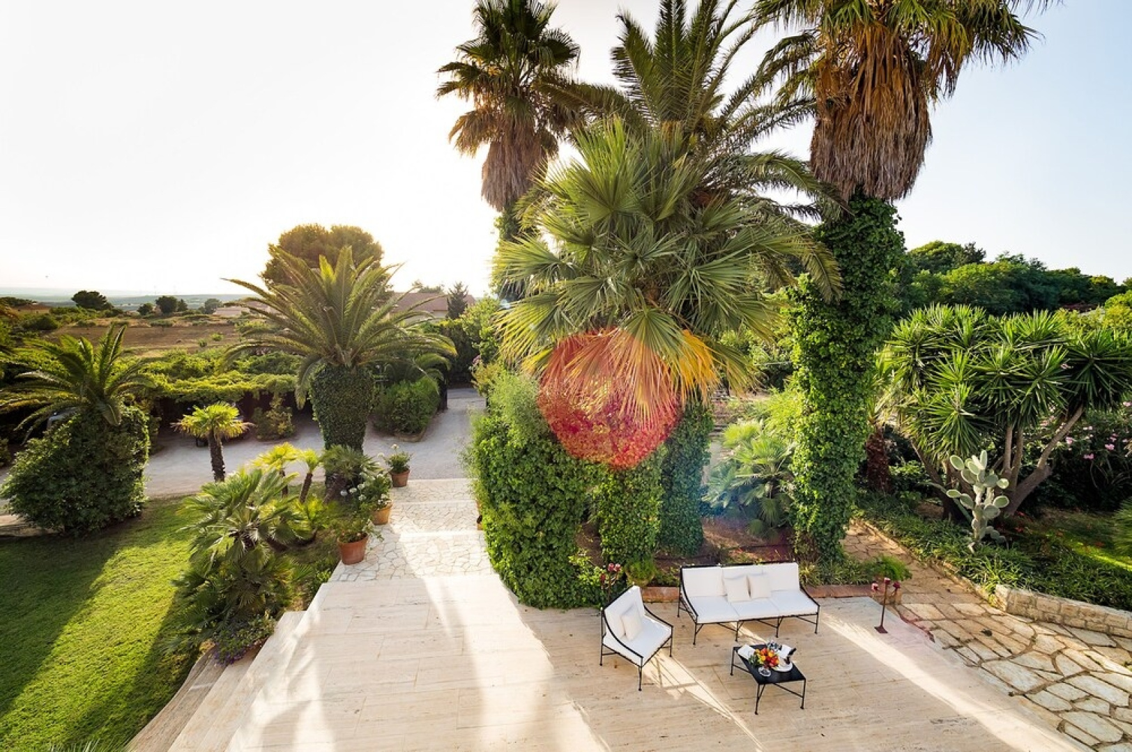Elegant Villa With Private Pool and Mediterranean Garden - By Beahost Rentals