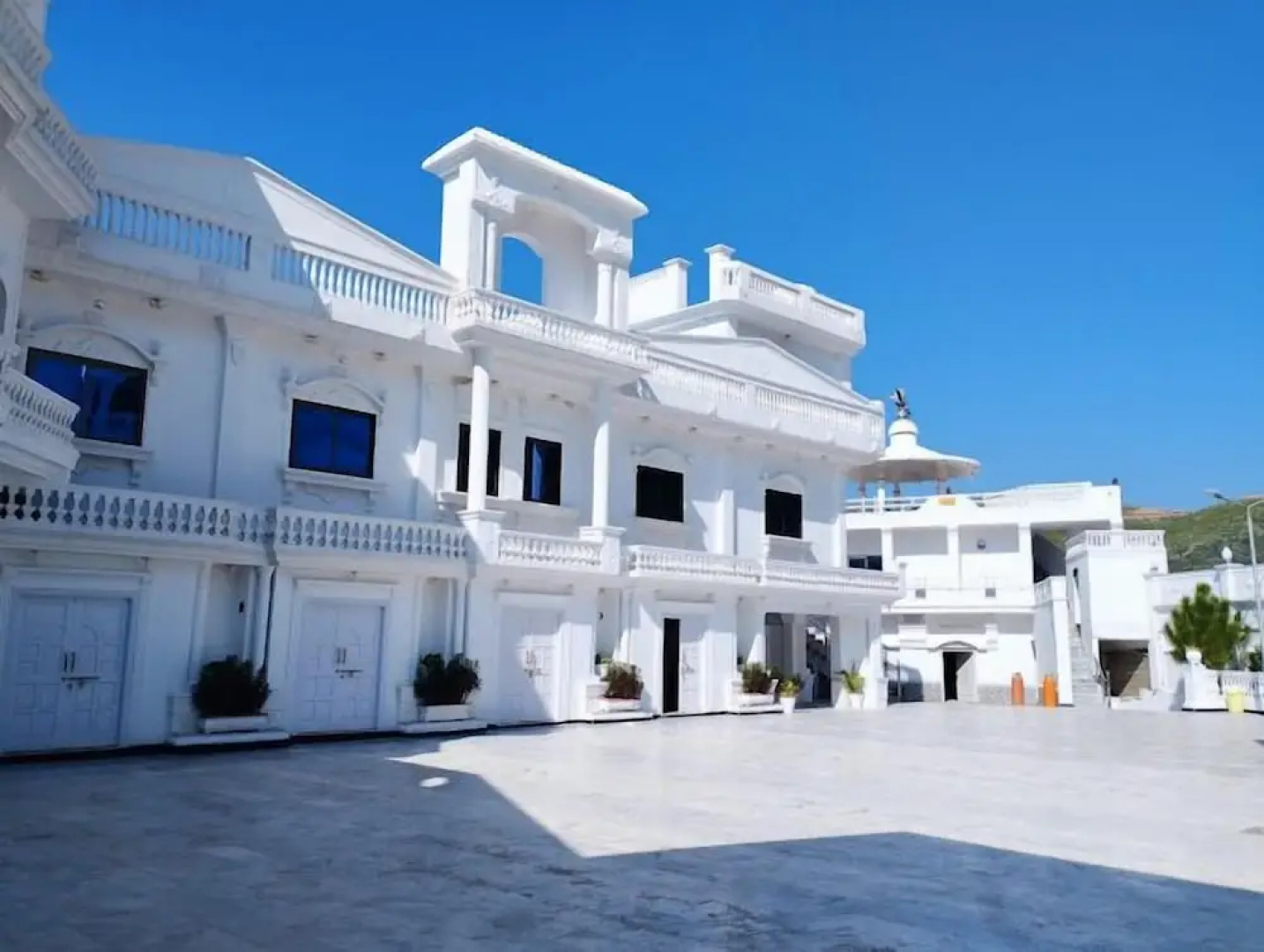 White Palace Hotel & Resort