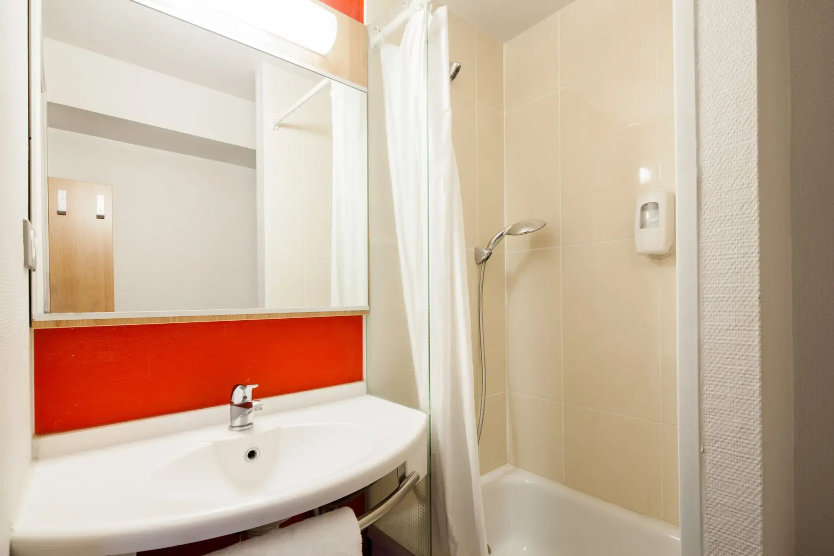 B&B HOTEL Beauvais