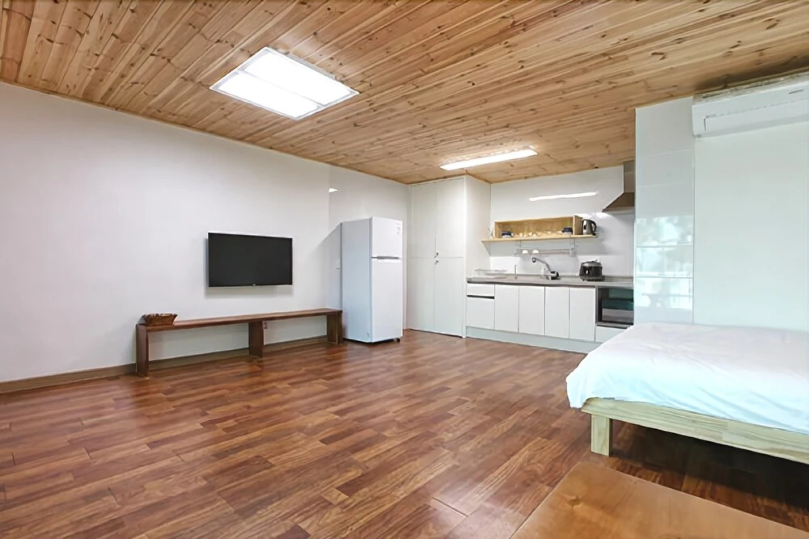 Yeosu Sea Side Pines Pension