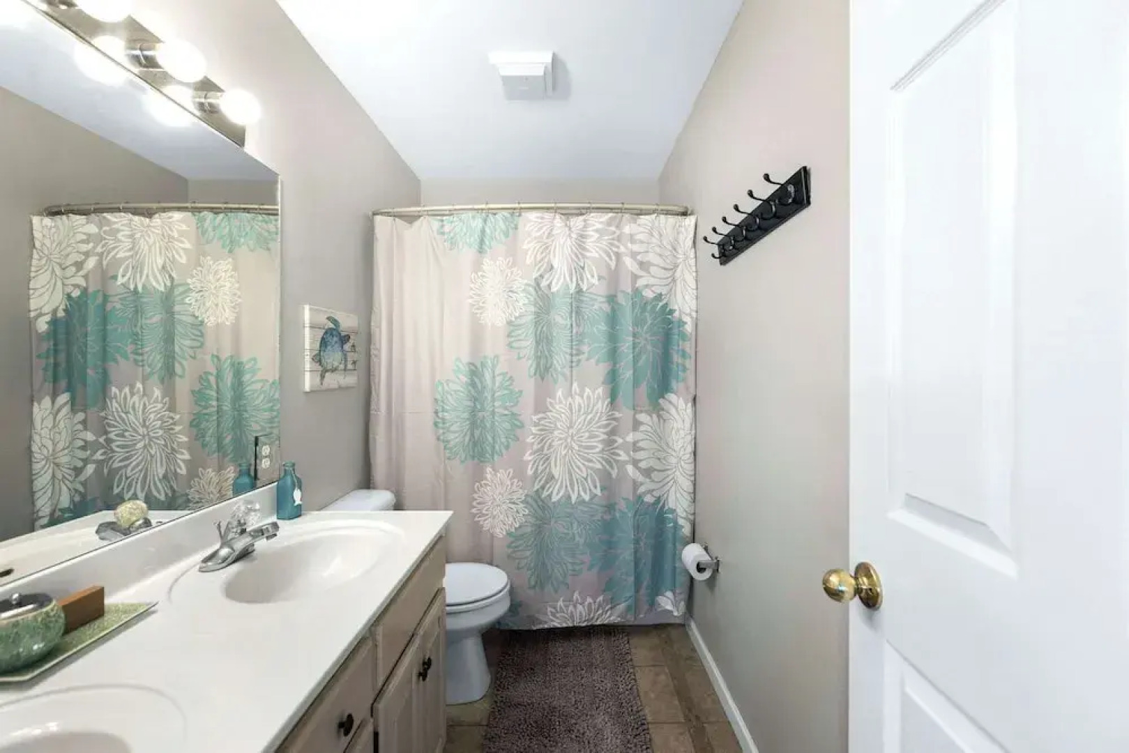 Family Lakefront Oasis Picture Perfect Retreat!