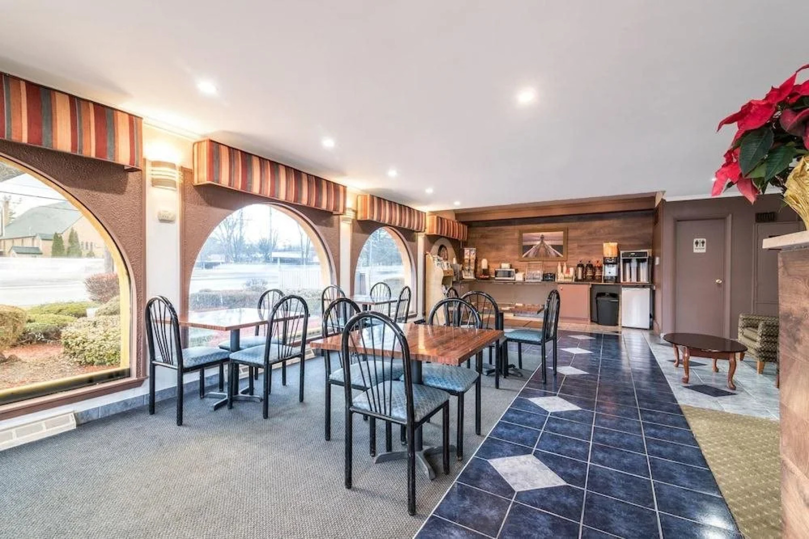 Red Carpet Inn & Suites - Albany Airport