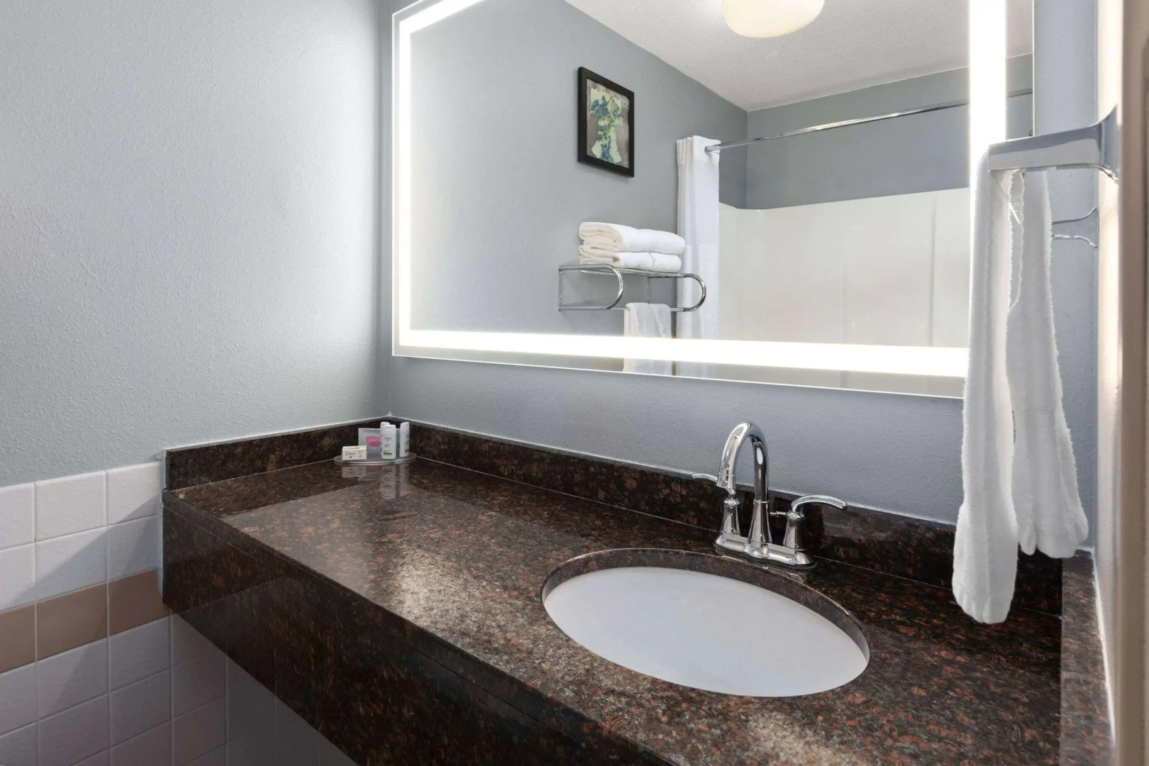 AmericInn by Wyndham North Branch