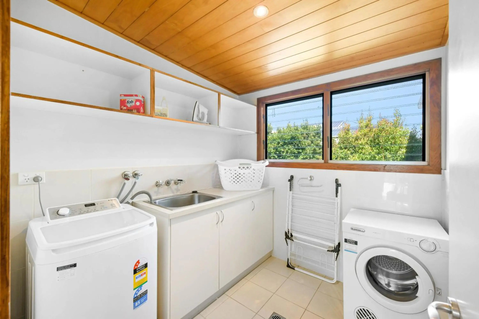 Serenity - Mudjimba - Pet Friendly Holiday Home