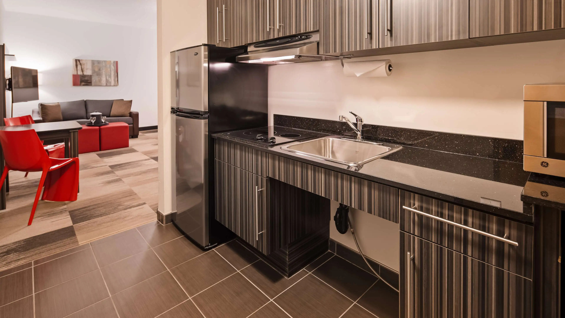 Best Western Plus Airport Inn & Suites