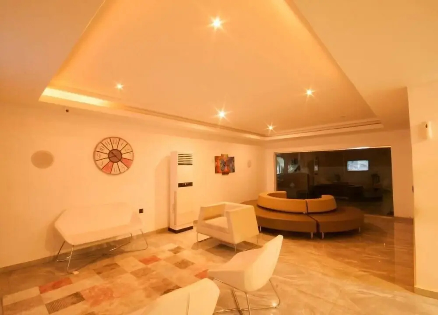 The Point Rayfield  Hotel