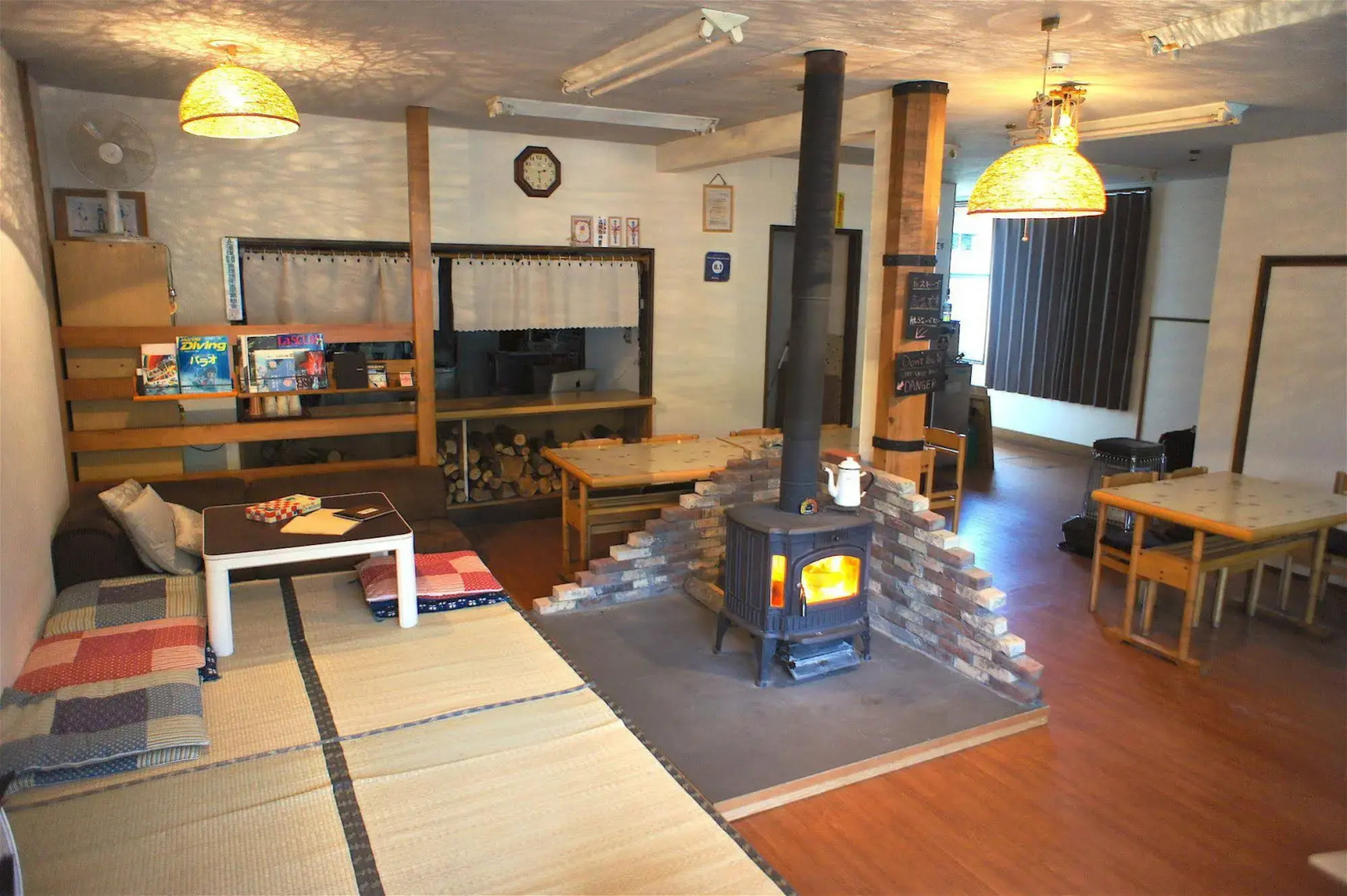 Guest House Shikotsu Kamui - Hostel