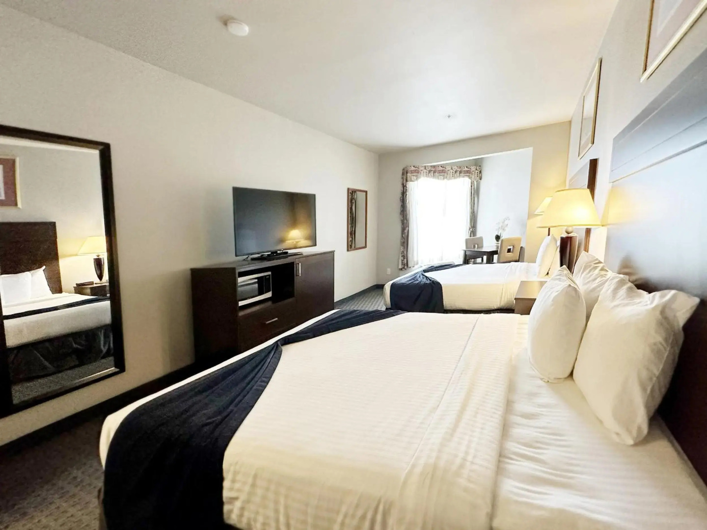 BayVue Hotel, Resort and Suites