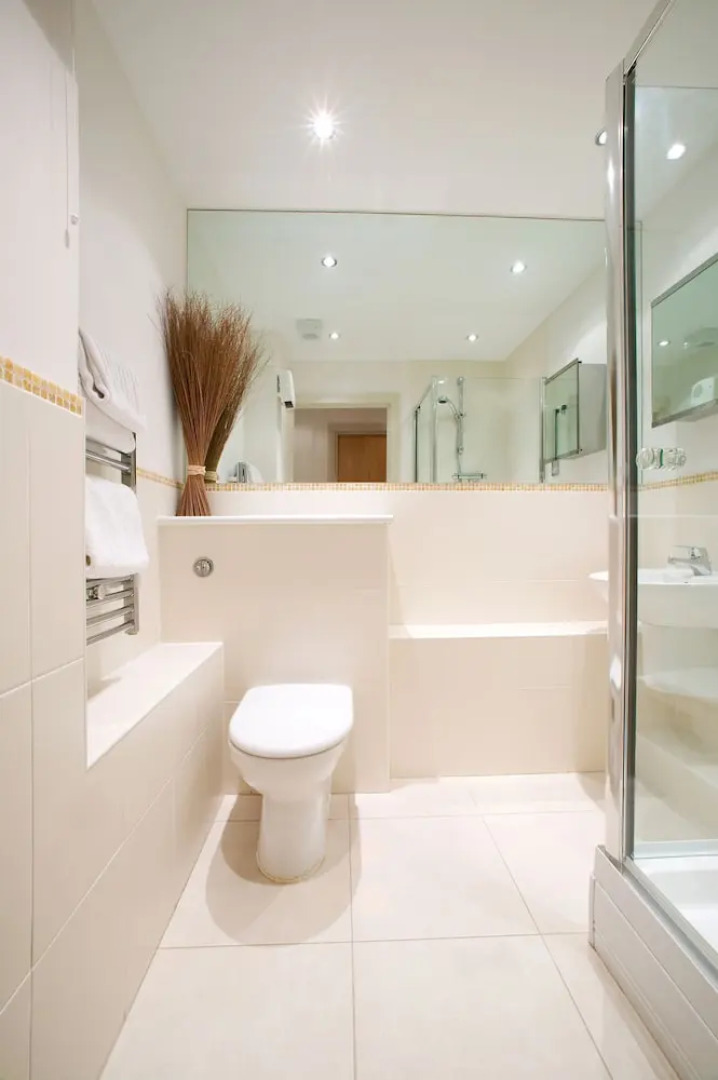 Pelican House By Esa