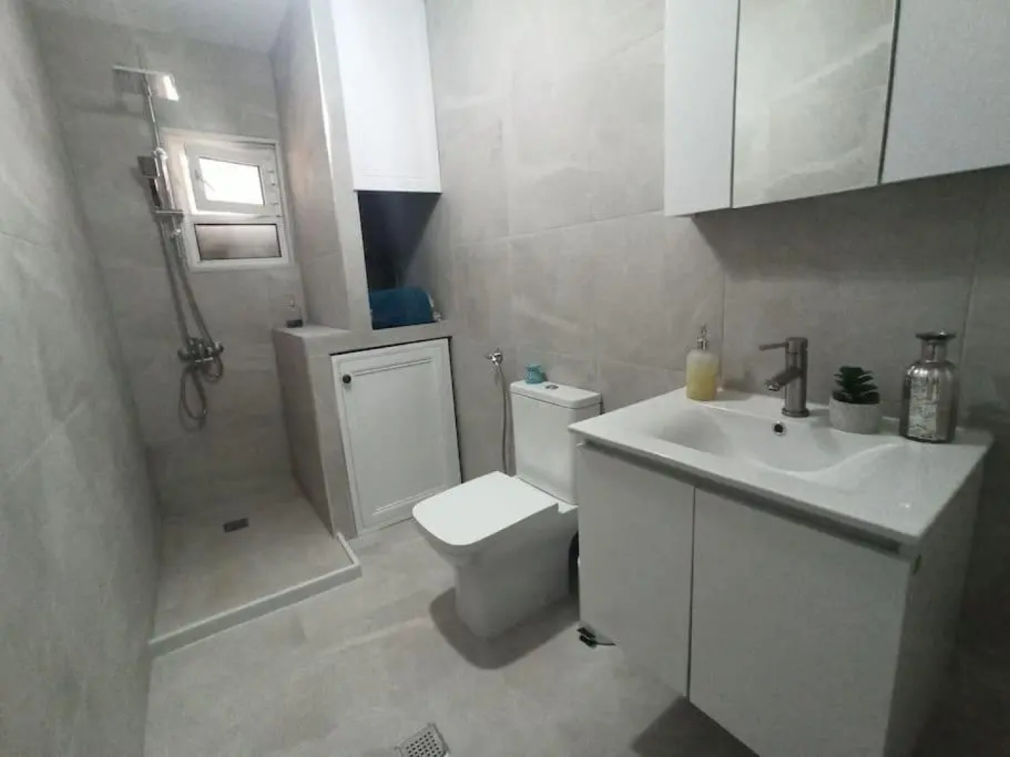 Seaview Mini Villa with Private Pool - 200 metres from the beach