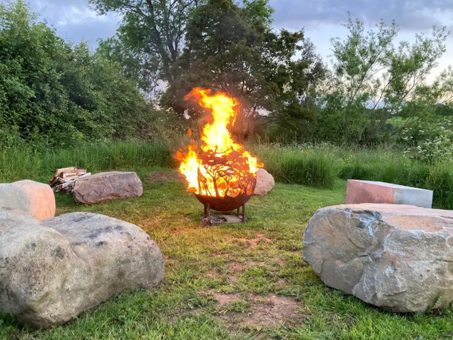 The Shepherd's Hut with seasonal Swimming Pool