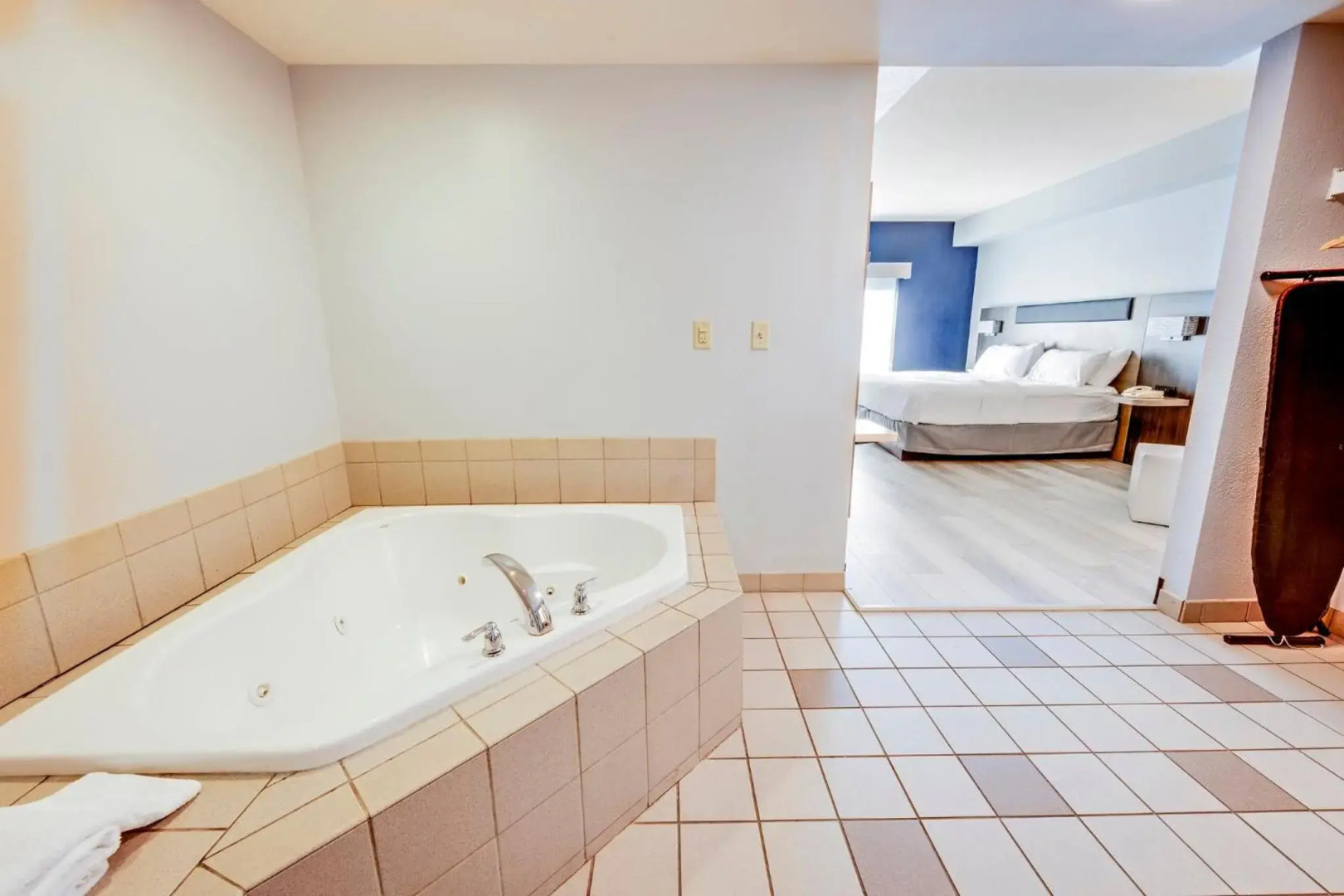 Holiday Inn Express Hotel & Suites Columbus Univ Area - Osu by IHG