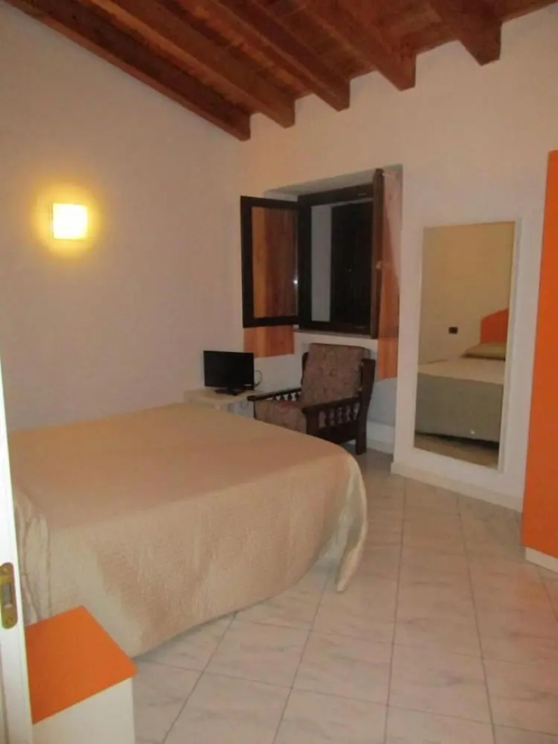 Double Room in Agriturismo Rocca Dei Marchesi - in Peaceful Area