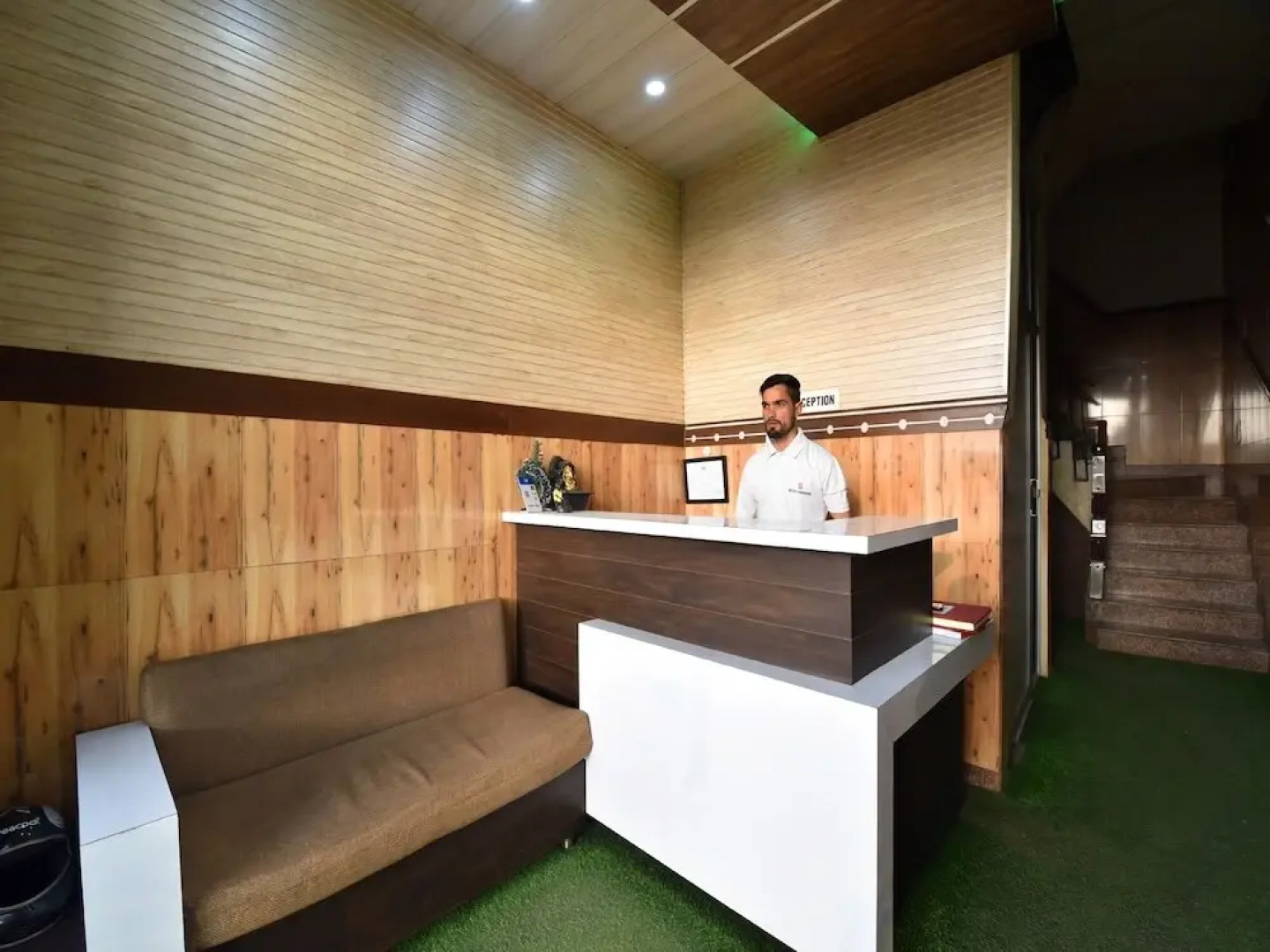 Hotel Paradise By OYO Rooms