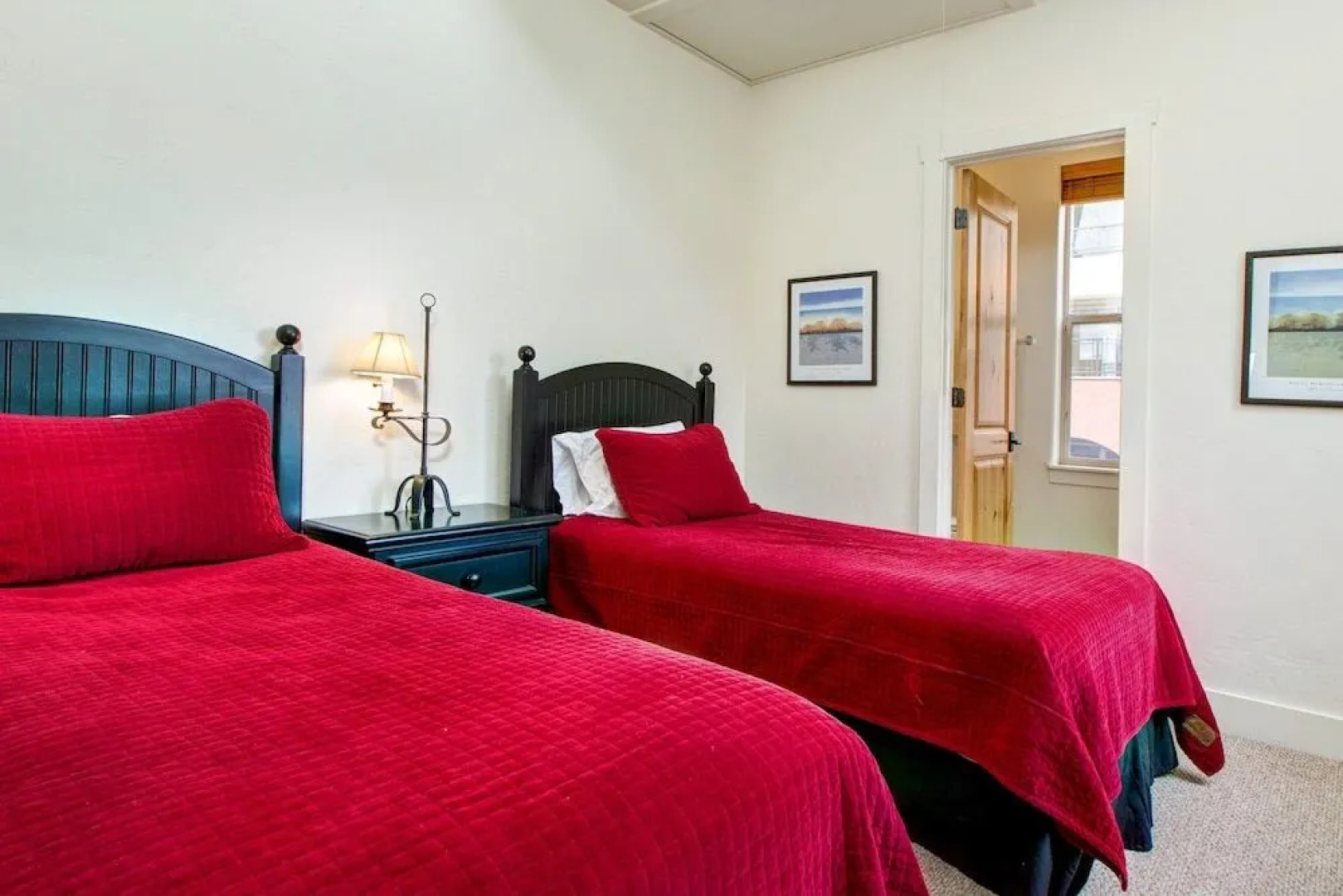2BR Newpark Townhouse with Hot Tub by RedAwning