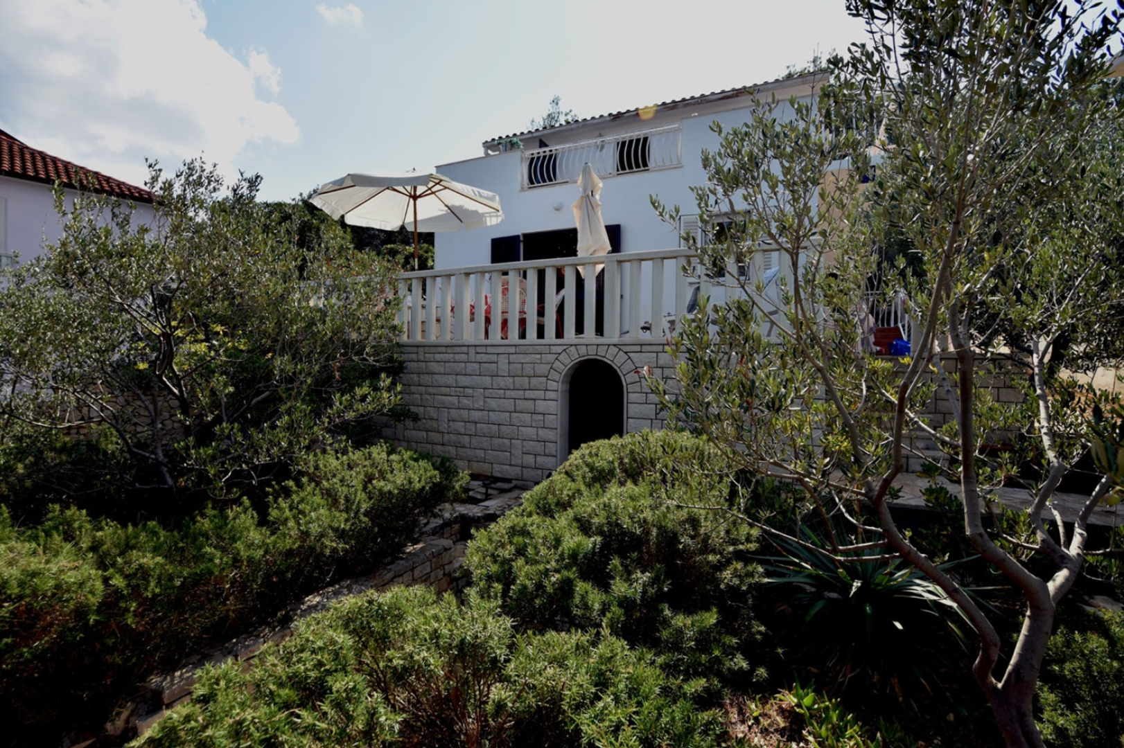 Apartment Ela - very close to beach: A1 Rogac, Island Solta