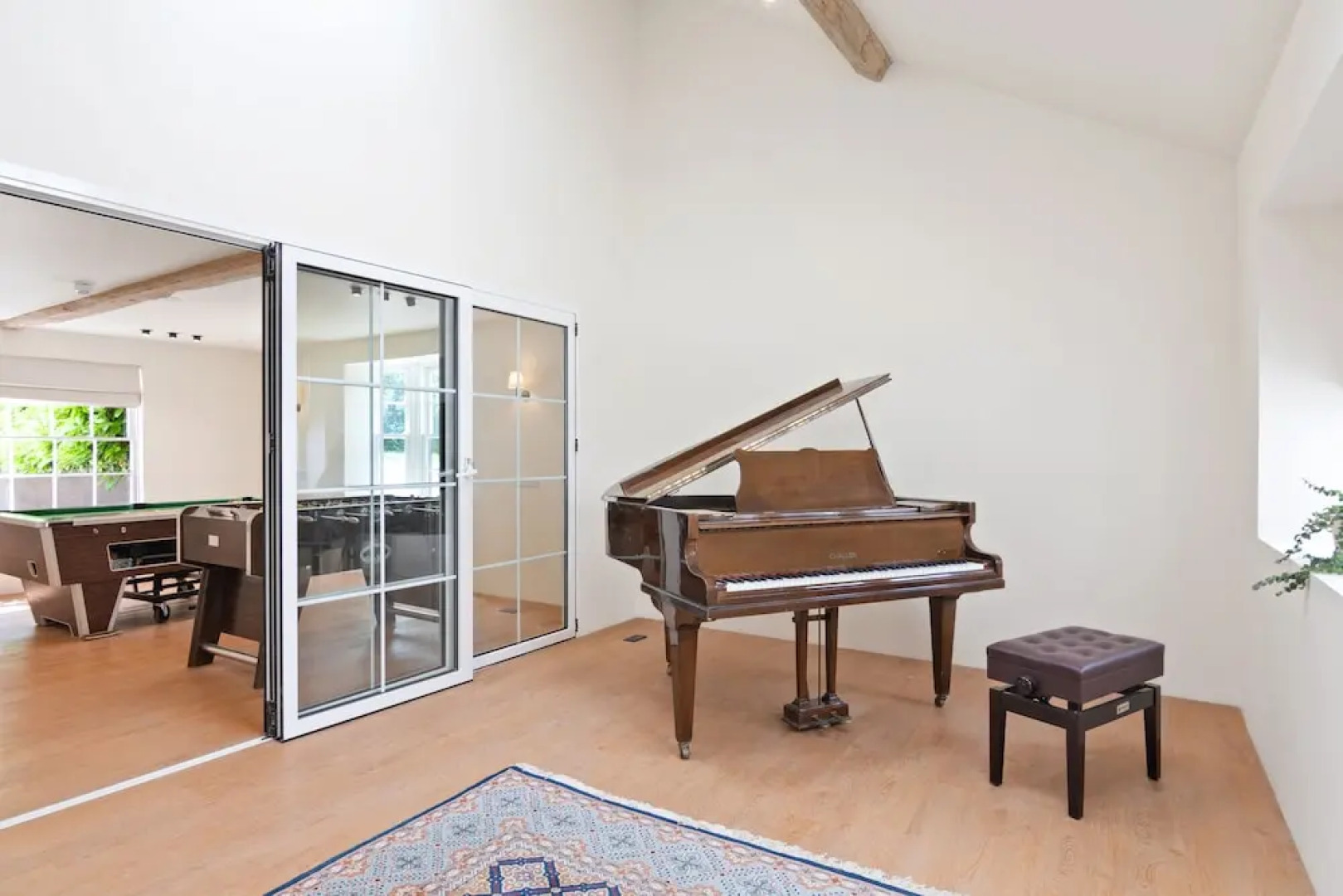 The Manor at Minstrel Court