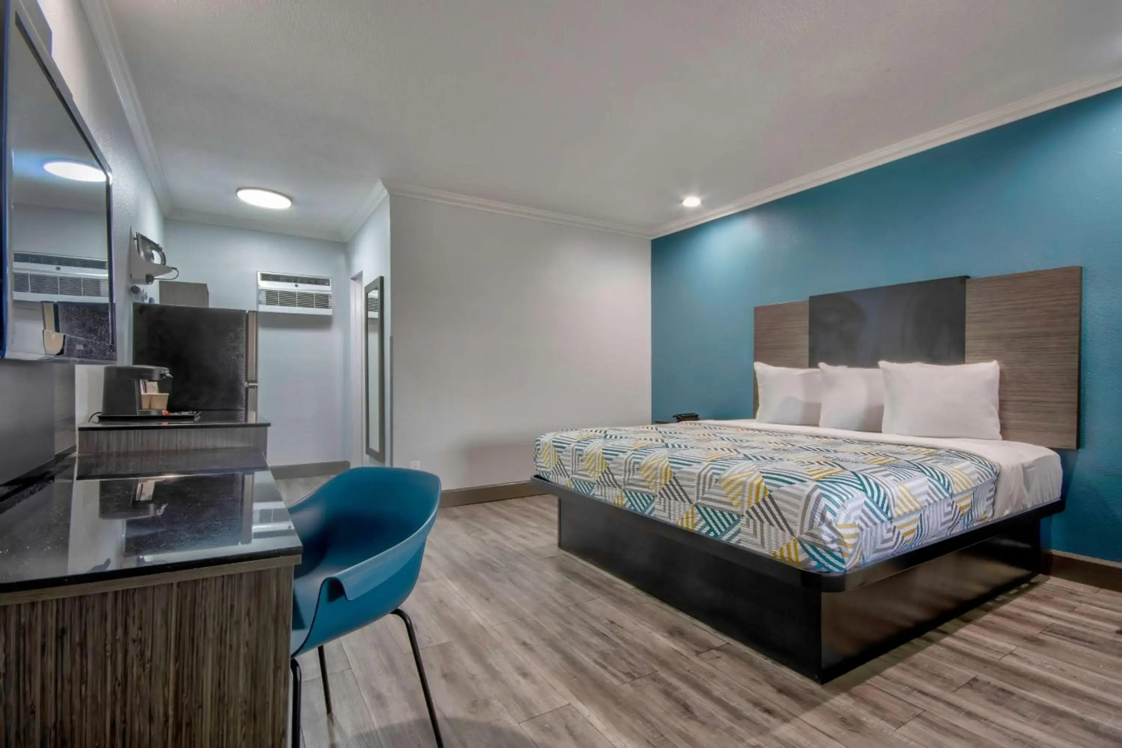 Studio 6 Suites – San Bernardino, CA