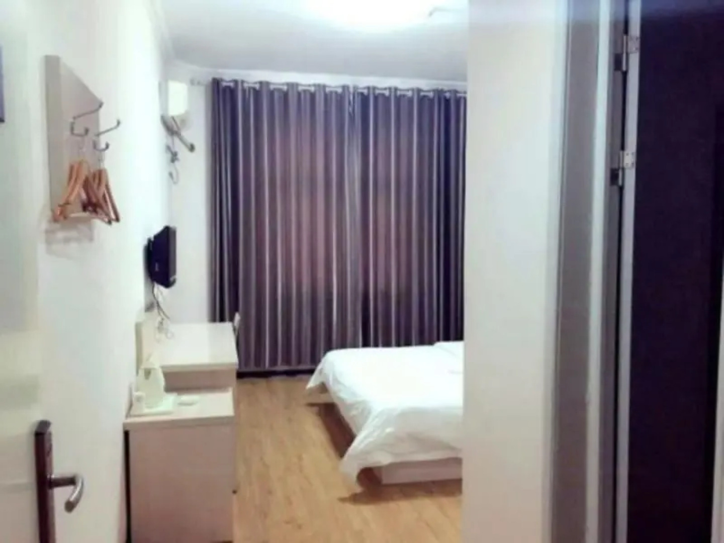 7 Days Inn Zhumadian Tianzhongshan Avenue Branch