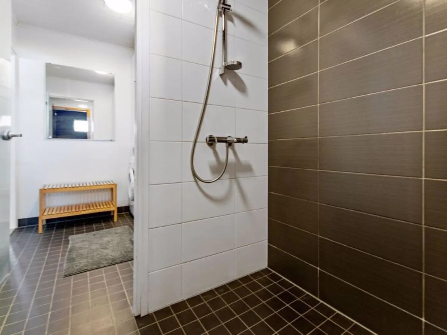 Skivillas 78 ukkohalla (7)