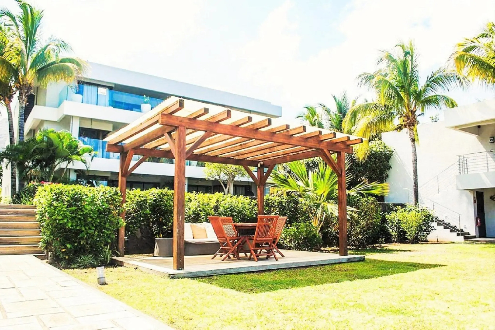 Leora Beach Luxury Suite by Dream Escapes