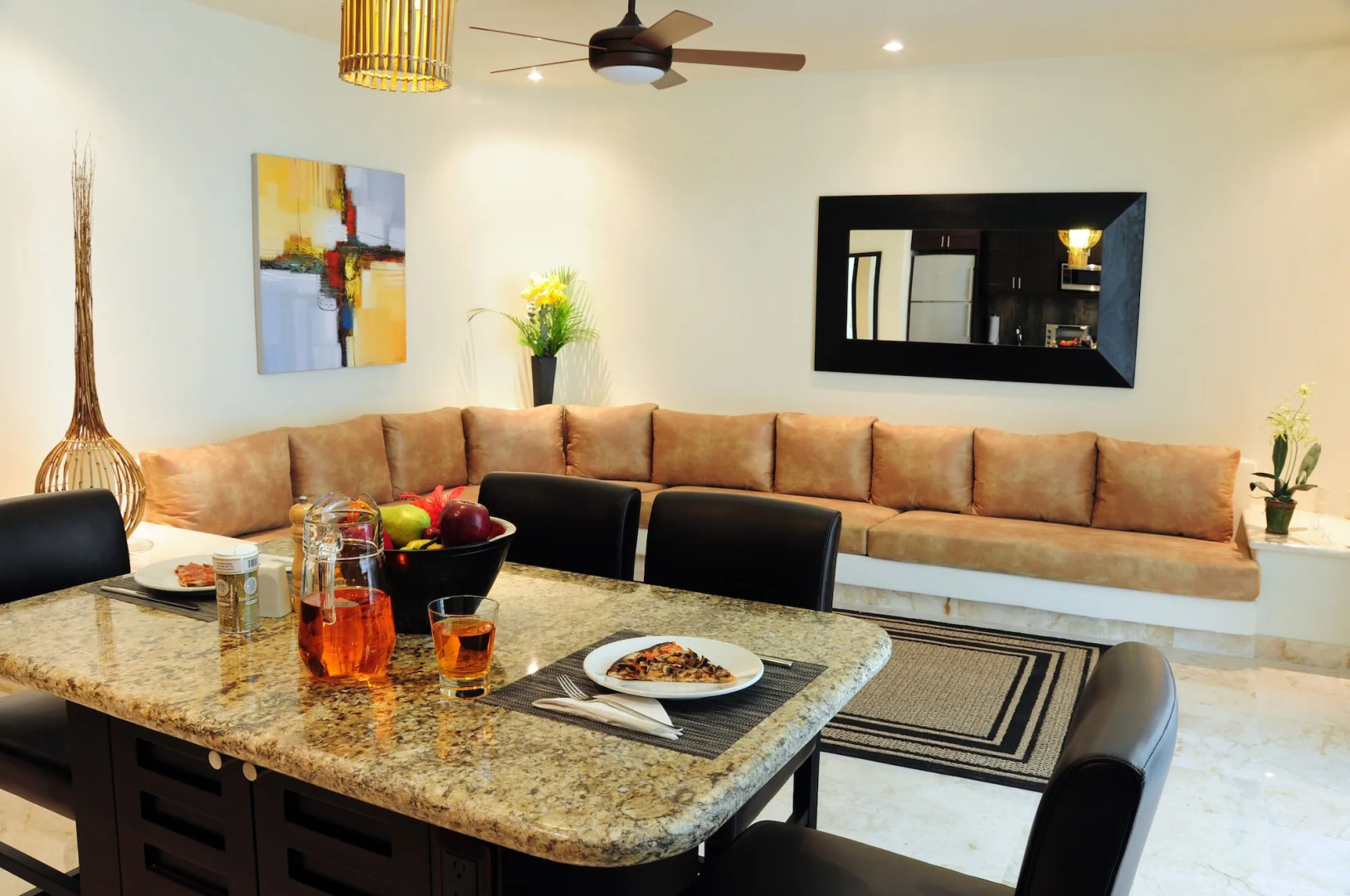 El Taj Oceanfront & Beachside Condo Hotel