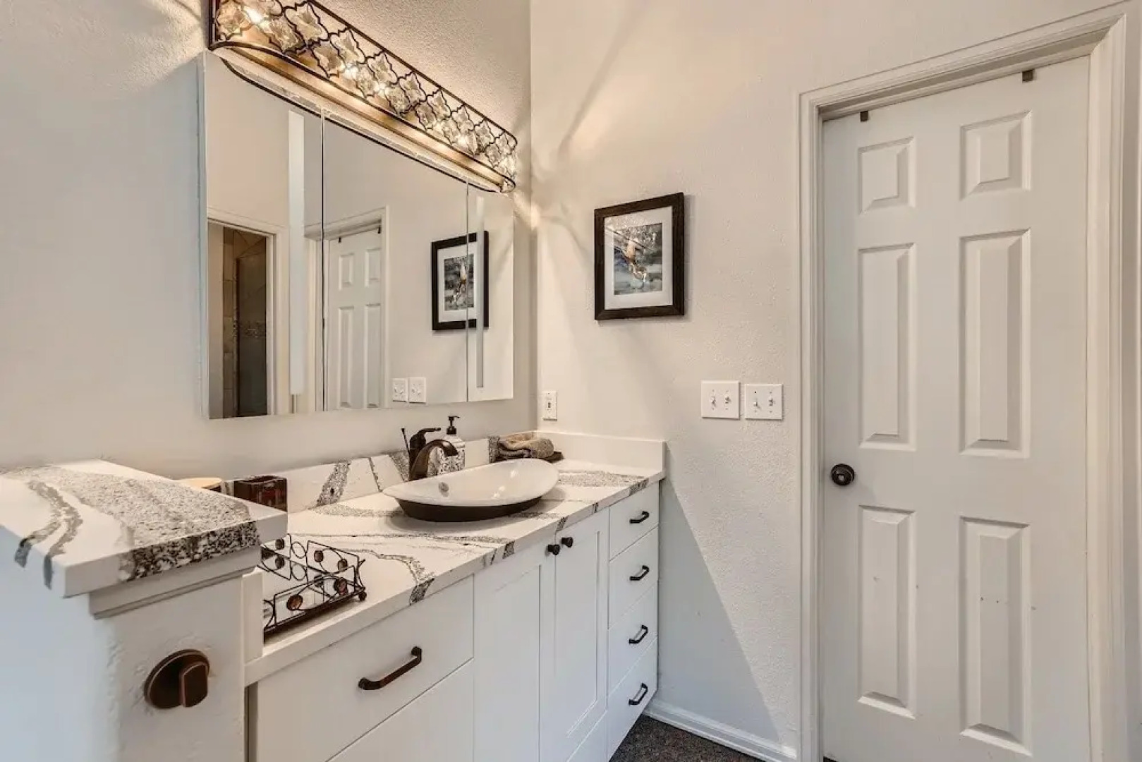 2 Bedroom PLATINUM Vacation Paradise! Hot Tub,Kick back in Style! 2 Home by RedAwning