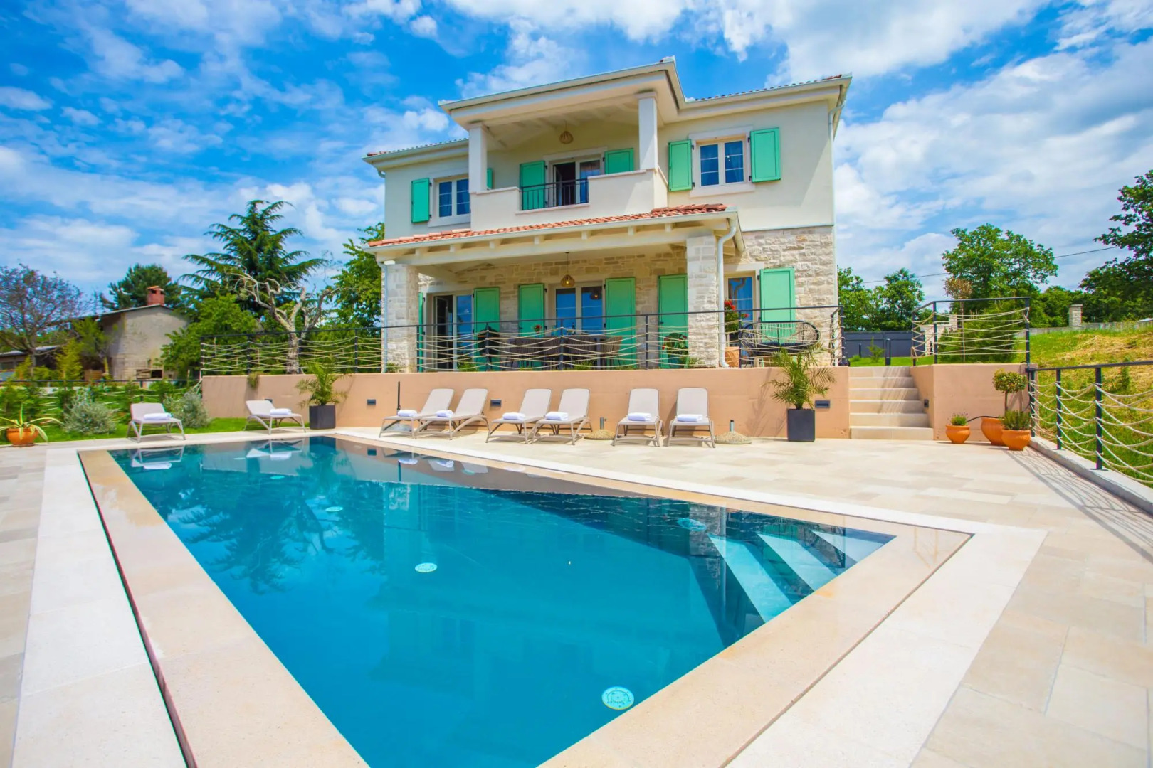 Vita 5 in Visnjan with 4 bedrooms and 4 bathrooms