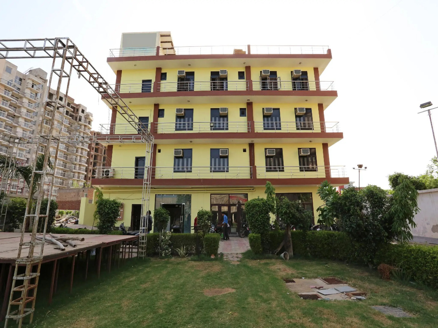 OYO 7812 Shree Radha Resort